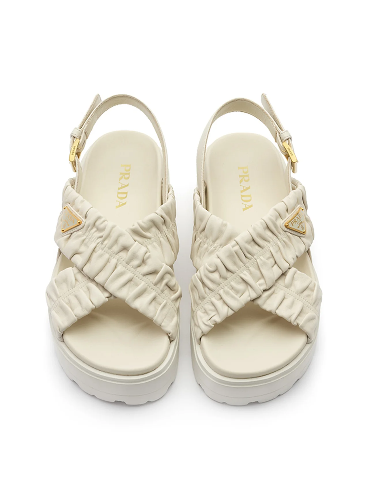 【プラダ】から日本限定のフラットサンダルが発売! 上品なマテラッセモチーフが魅力