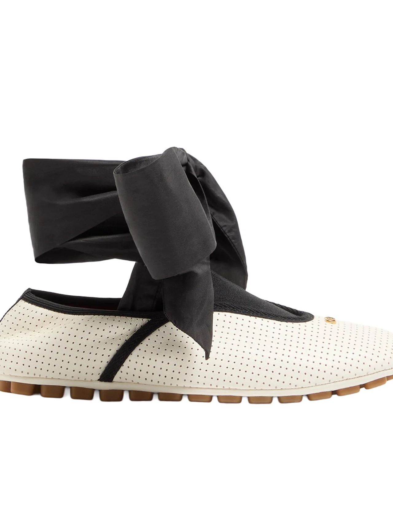 取り外せるビッグリボンが印象の要に。【ヴァレンティノ ガラヴァーニ】のバレエシューズ vol.1315