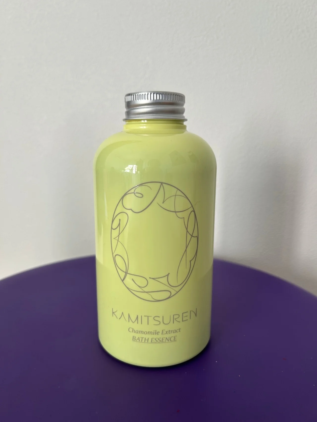 【華密恋（カミツレン）】 国産カモミールエキス100％の薬用入浴剤で、芯からほぐれるバスタイム