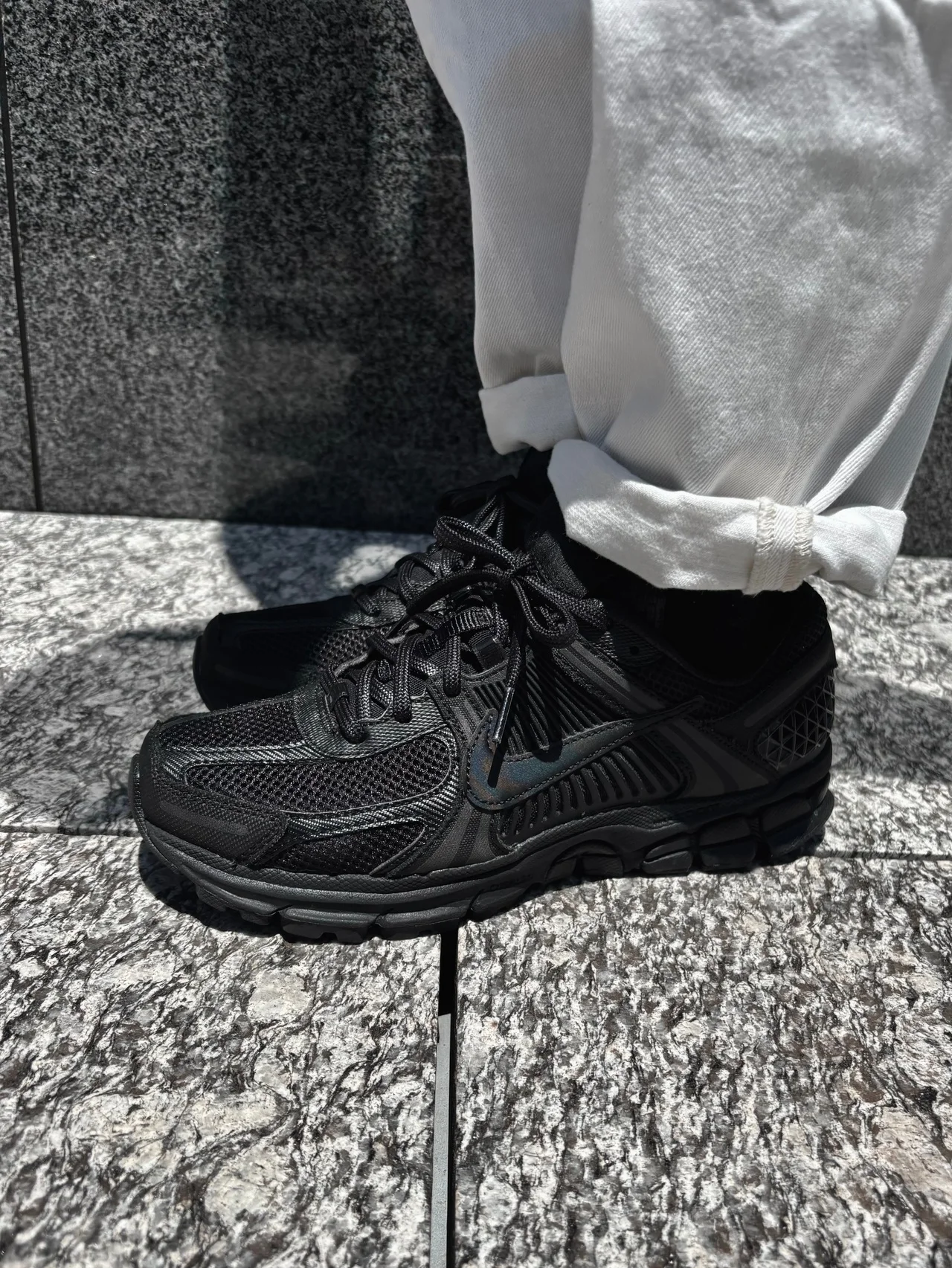 【NIKE】の黒スニーカー、ナイキ ズーム ボメロ 5は買って大正解の一足でした #深夜のこっそり話 #2223
