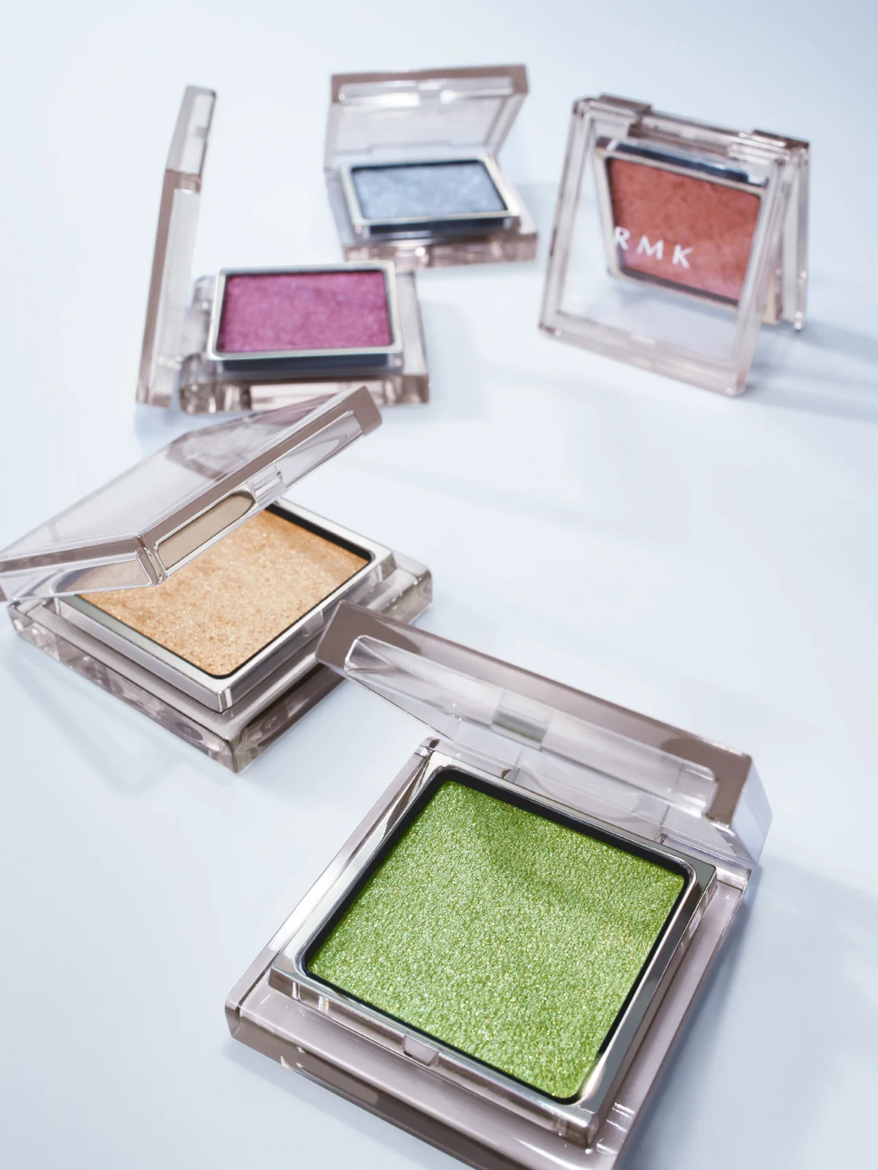 【RMK】まぶたに夏の高揚感を。ハイスパークル質感のアイシャドウに限定色が登場！