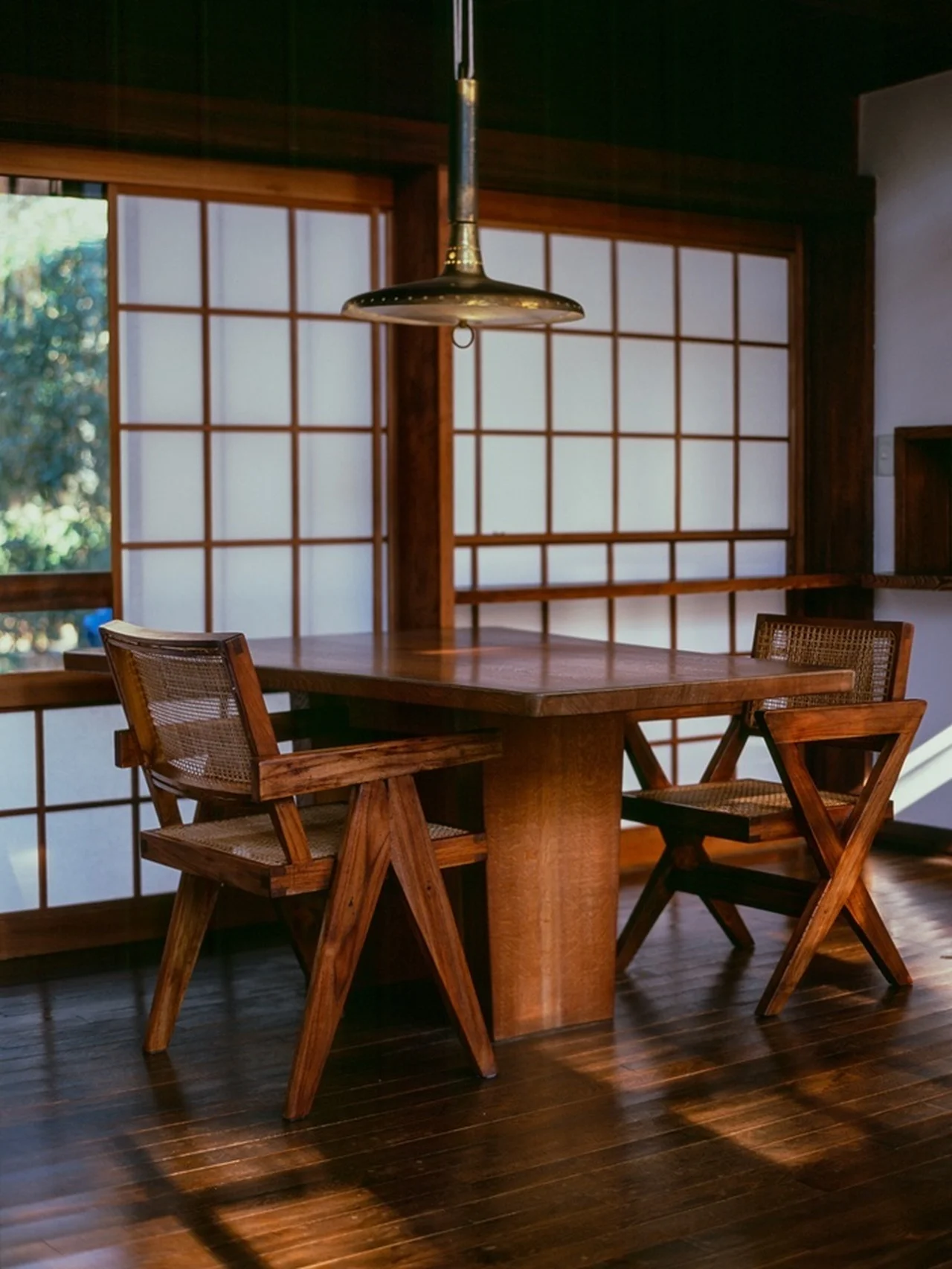 【ピエール・ジャンヌレ】家具受注会をエディションで開催！ 名作椅子をふたりの新生活に