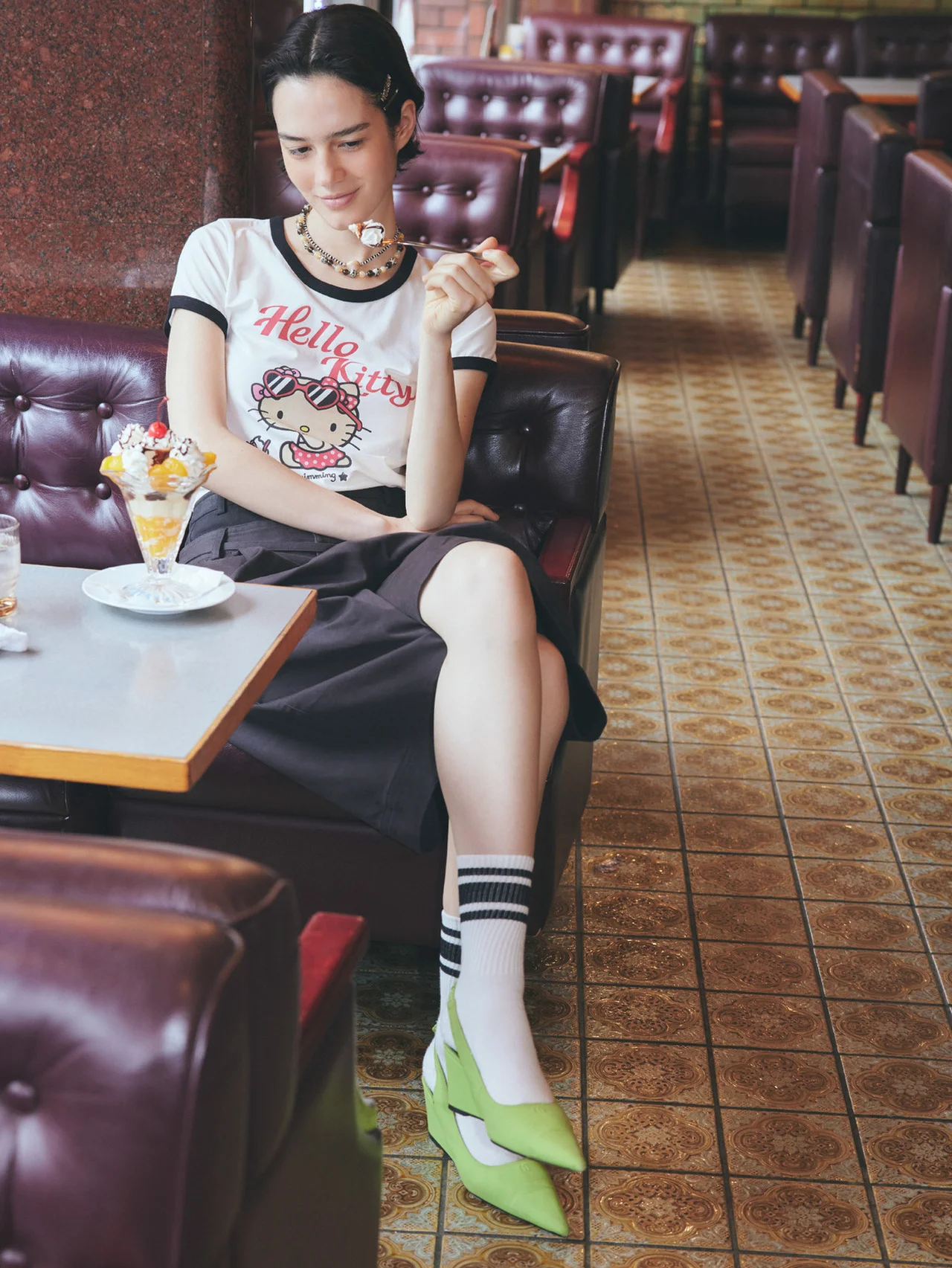 【メゾンスペシャル】とハローキティが初のコラボ! 日焼けしたキティがあしらわれたTシャツも登場