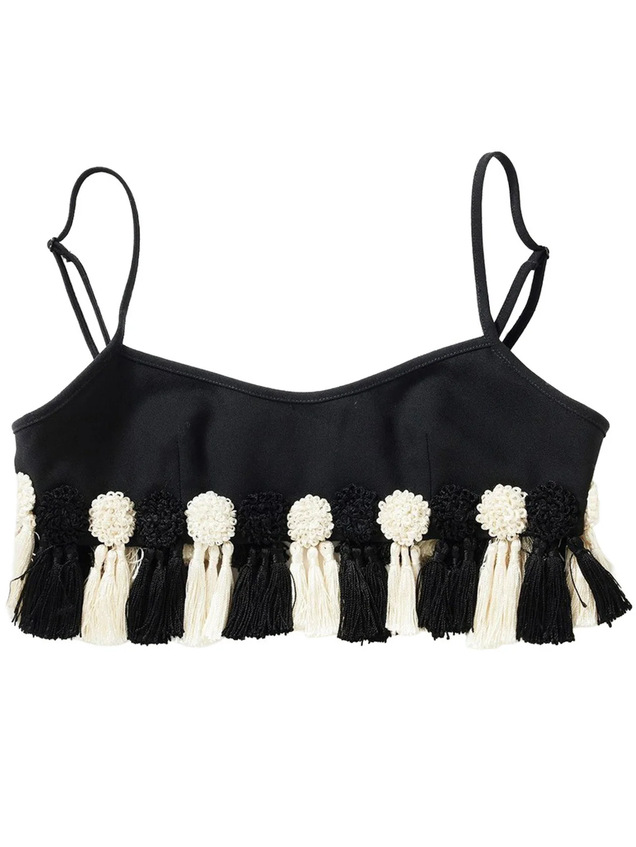 薄着の季節こそ、“見せブラ”を装いの主役に vol.1336