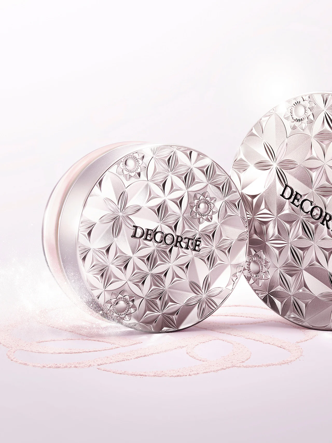 【コスメデコルテ】の名品「ルース パウダー」に限定ミニサイズ登場。全9種を手のひらに