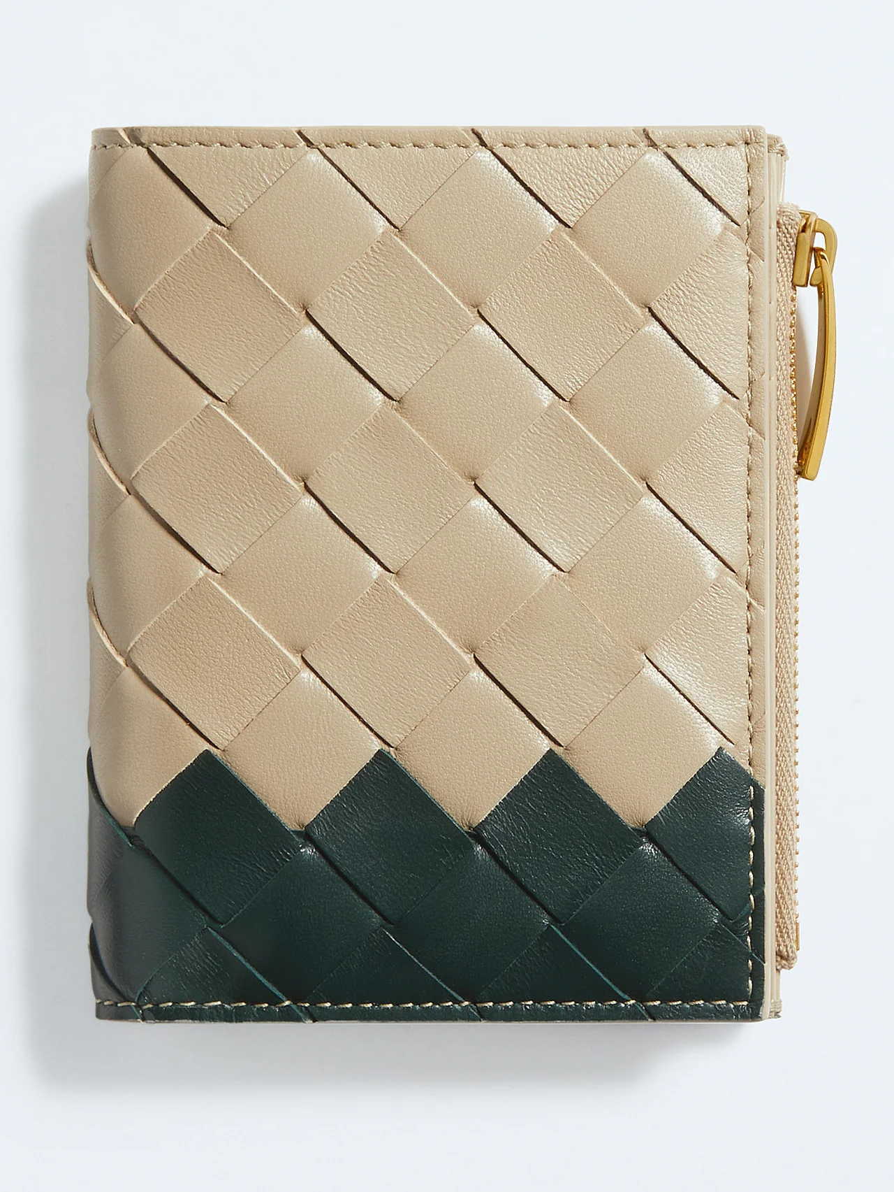 【ボッテガ・ヴェネタ】の財布。限定イントレチャートで魅せる定番ウォレット