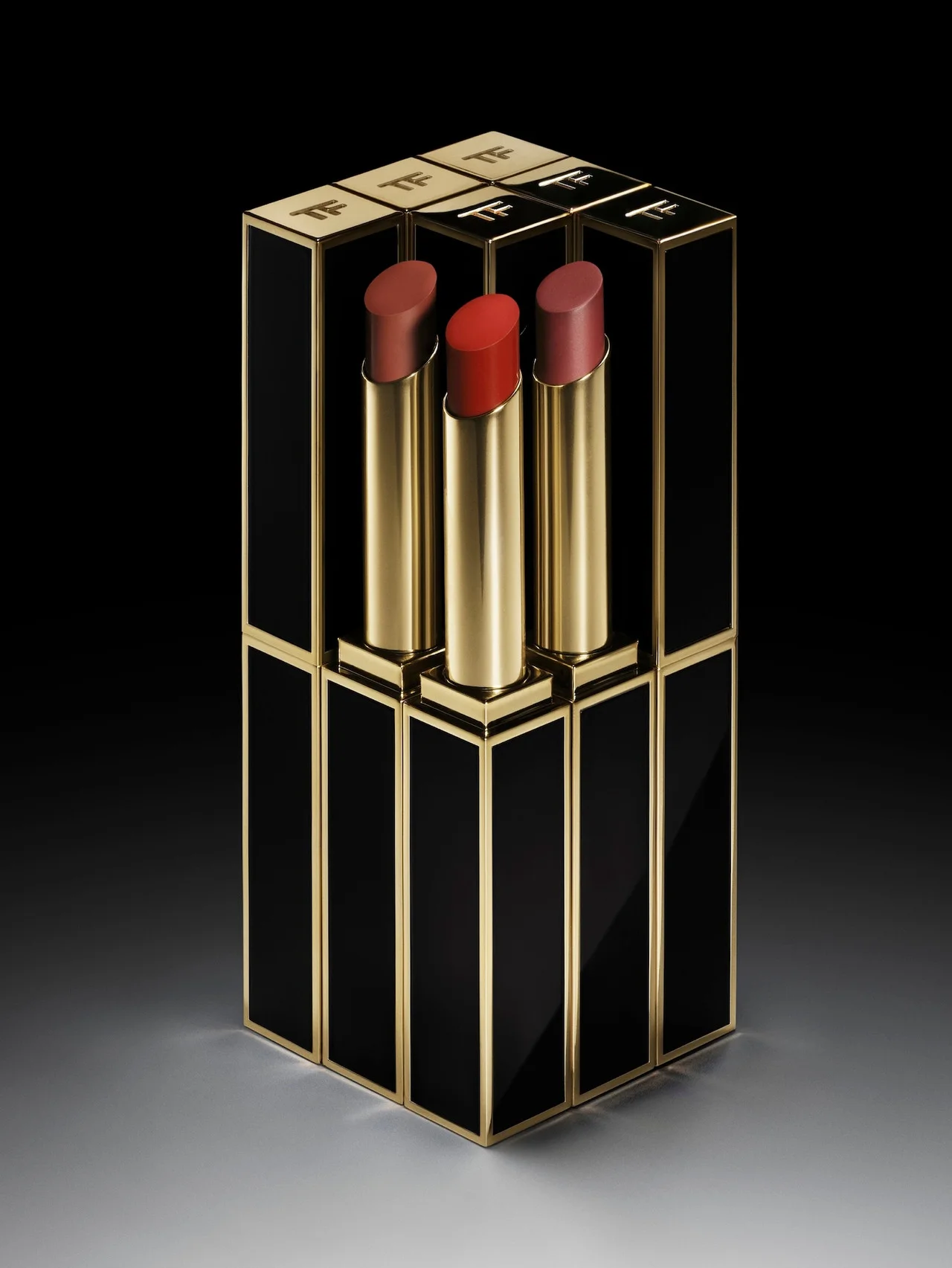 新リップは意思を秘めた洗練マット。【トム フォード ビューティ】「リップ スティロ マット」で惹きつける唇に