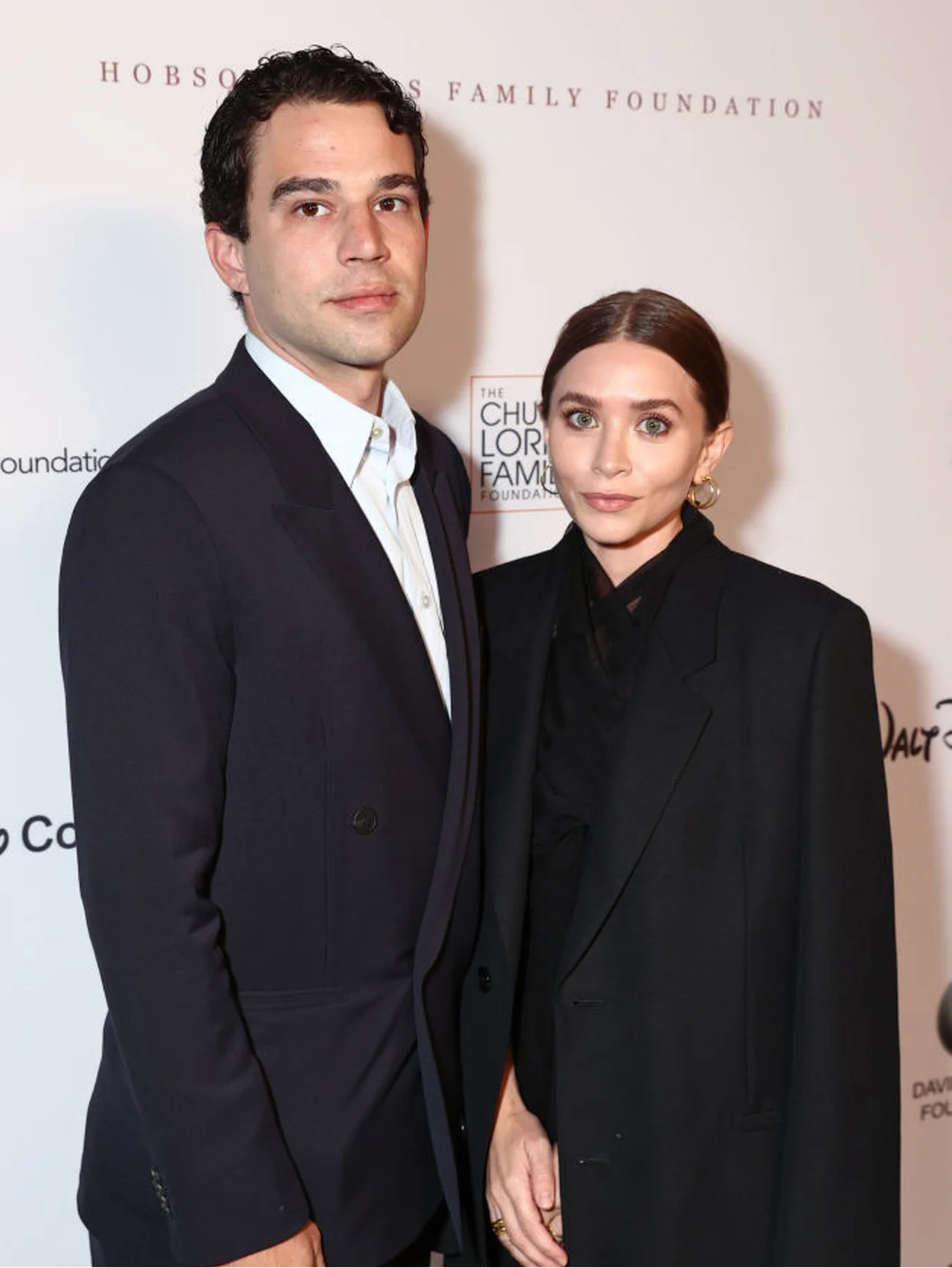 オルセン姉妹のアシュレー・オルセン、第一子となる男児を出産