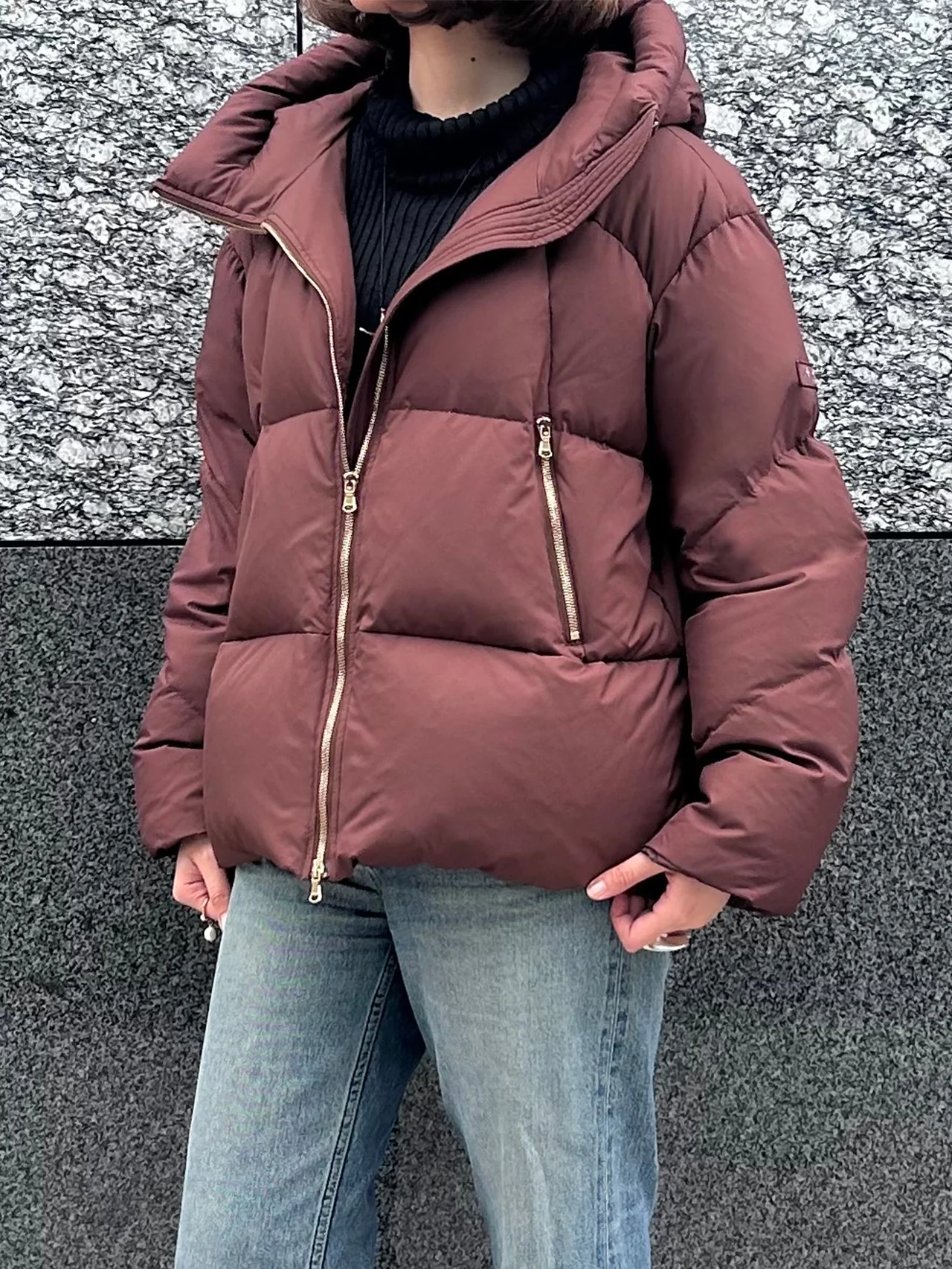 ボディラインを美しく魅せるダウンは、【タトラス】にあり