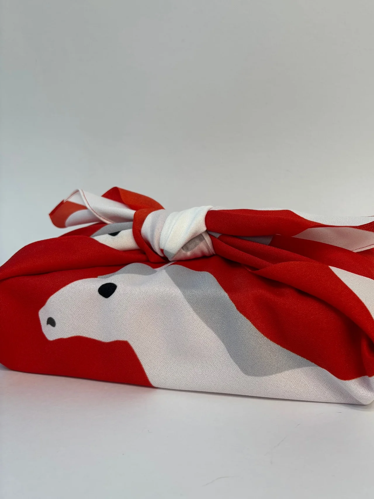 2026年は午年！ 幸運を呼ぶ【とらや】の干支ふろしき