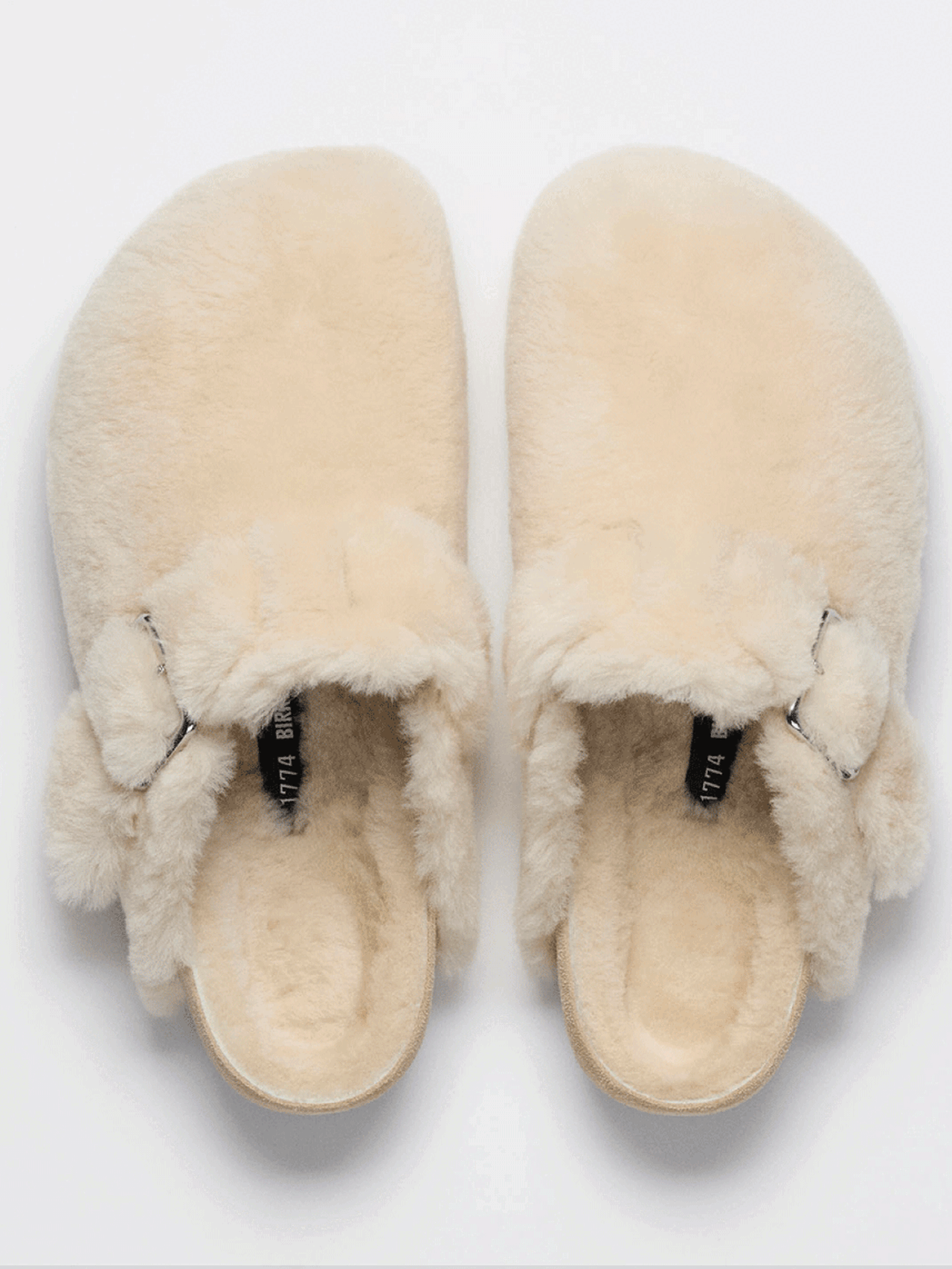 年末のプチギフトにも！ 【ビルケンシュトック】【アグ®︎】など、暖かくて履きやすい“もこもこ”シューズが大活躍