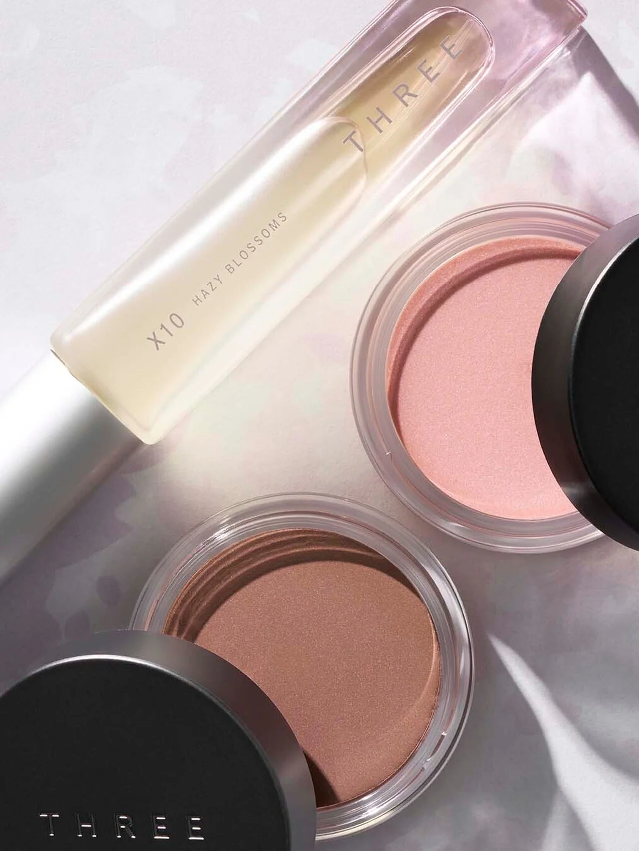 淡い春を香りと色で。【THREE】「ジュビリー コレクション」限定フレグランス＆マルチカラー新色