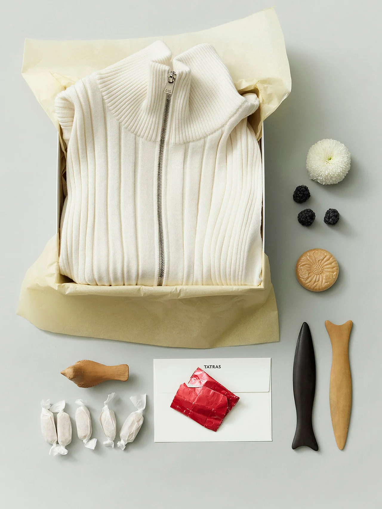 【タトラス】が銀座店でホリデーイベントを開催！ 購入者限定で花束をプレゼント