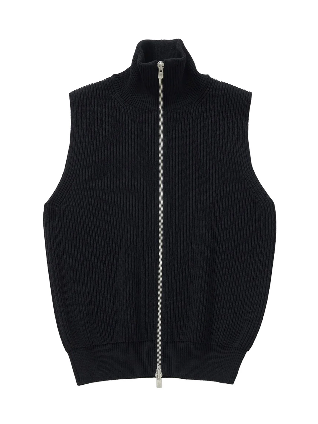 冬の味方は、体温調節しやすいドライバーズニット。【バトナー フォー ビオトープ】 vol.1249