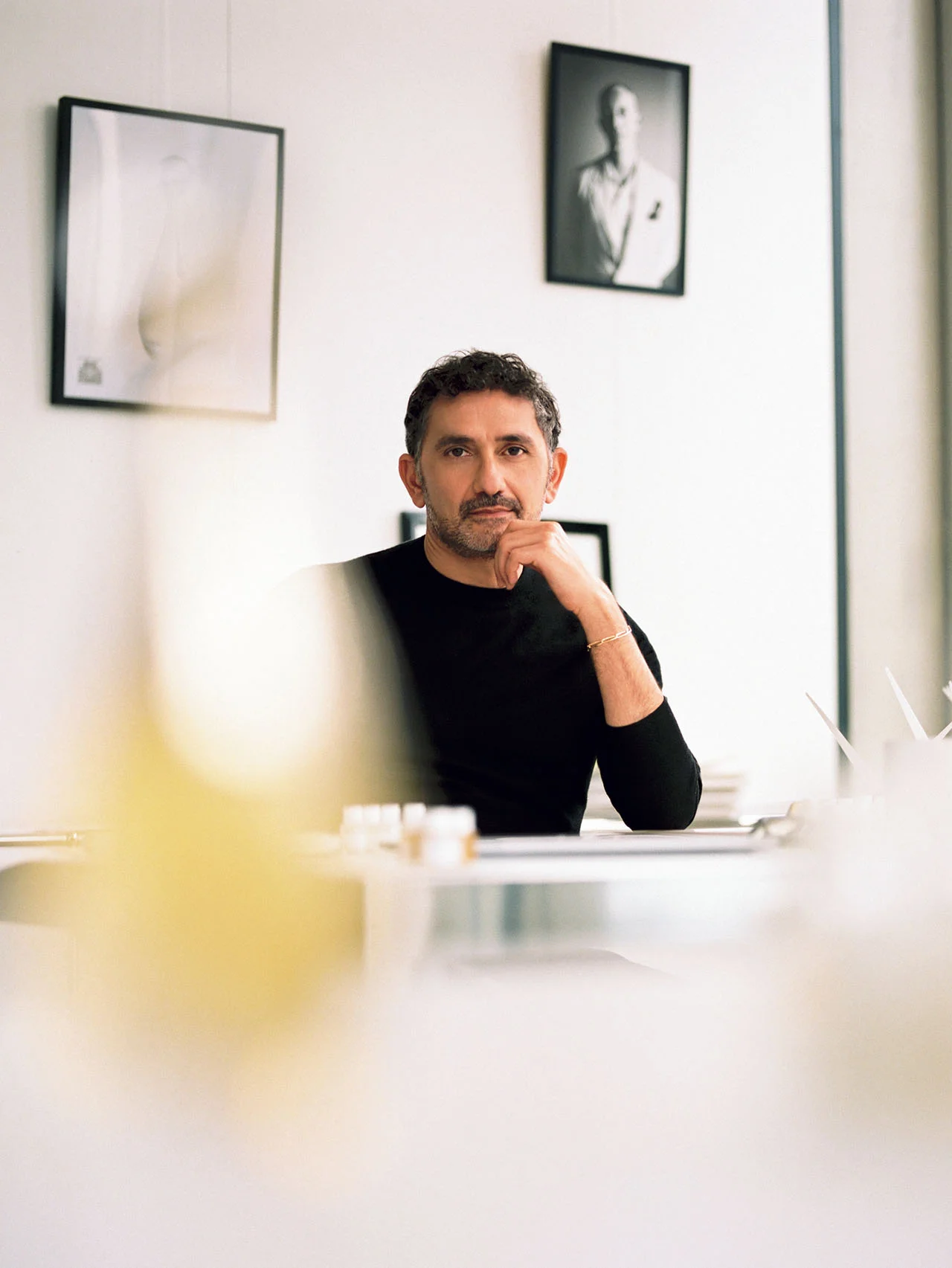 【香水】フランシス・クルジャンがリアーナから着想した「現代の官能性」とは？ ディオールから「ジャドール インテンス」誕生。