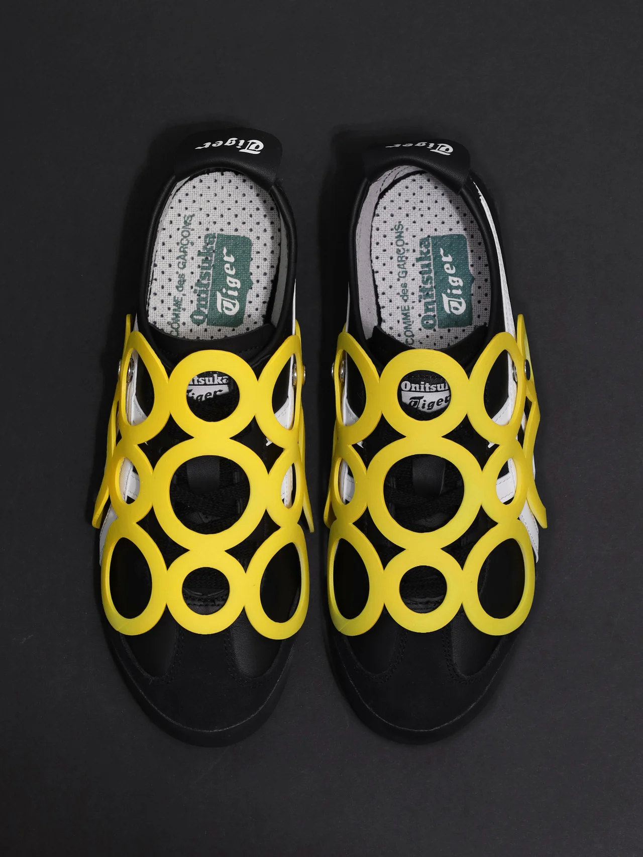 〈全アイテム掲載〉【コム デ ギャルソン】が 【オニツカタイガー】とコラボしたポップアップストアをオープン！ 限定スニーカーやウェアが登場