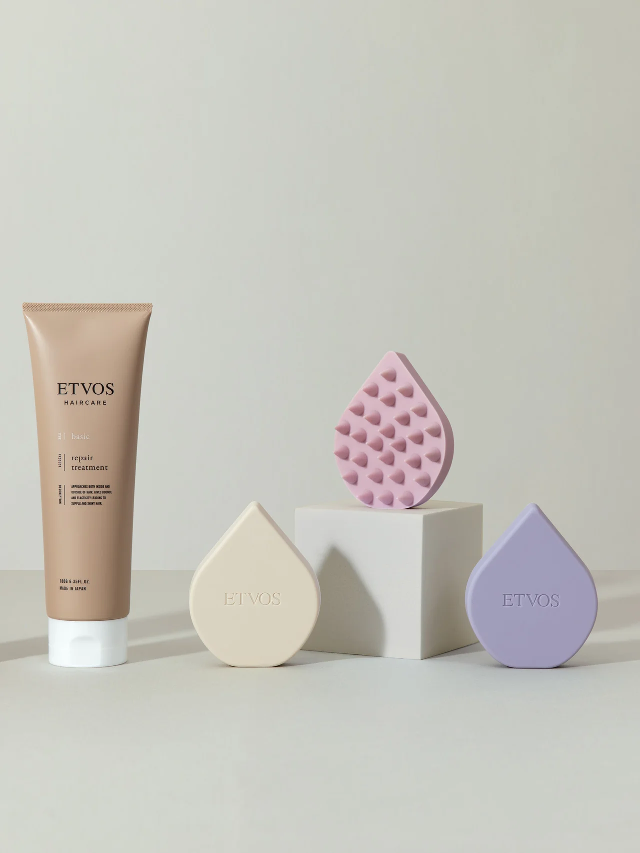 【エトヴォス】シャワー中に使えるマッサージブラシとシャンプー＆トリートメントのキットが限定発売