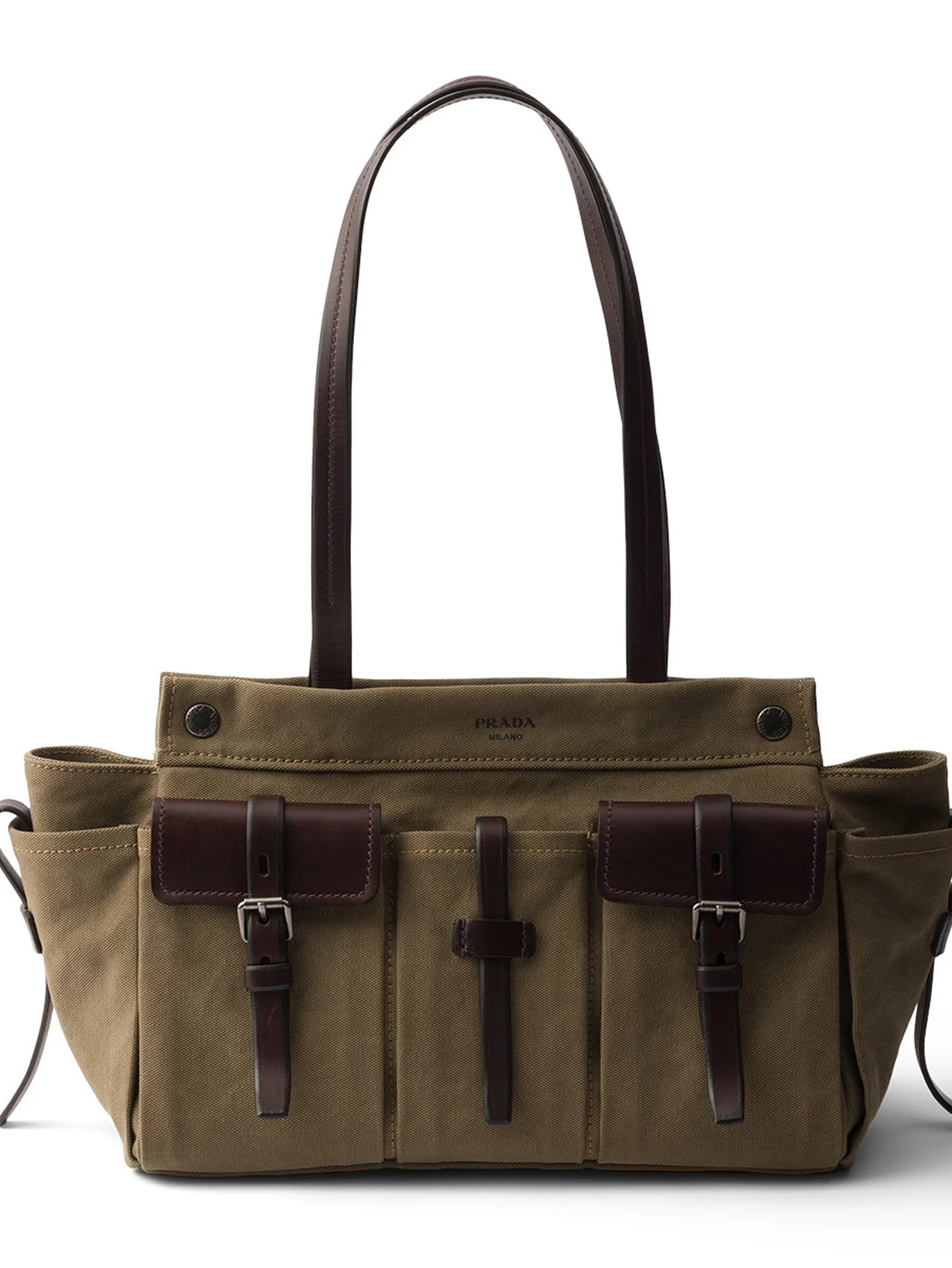 探し物が多い人へ。【プラダ】の大容量＆多機能バッグとともにフレッシュスタート vol.1343