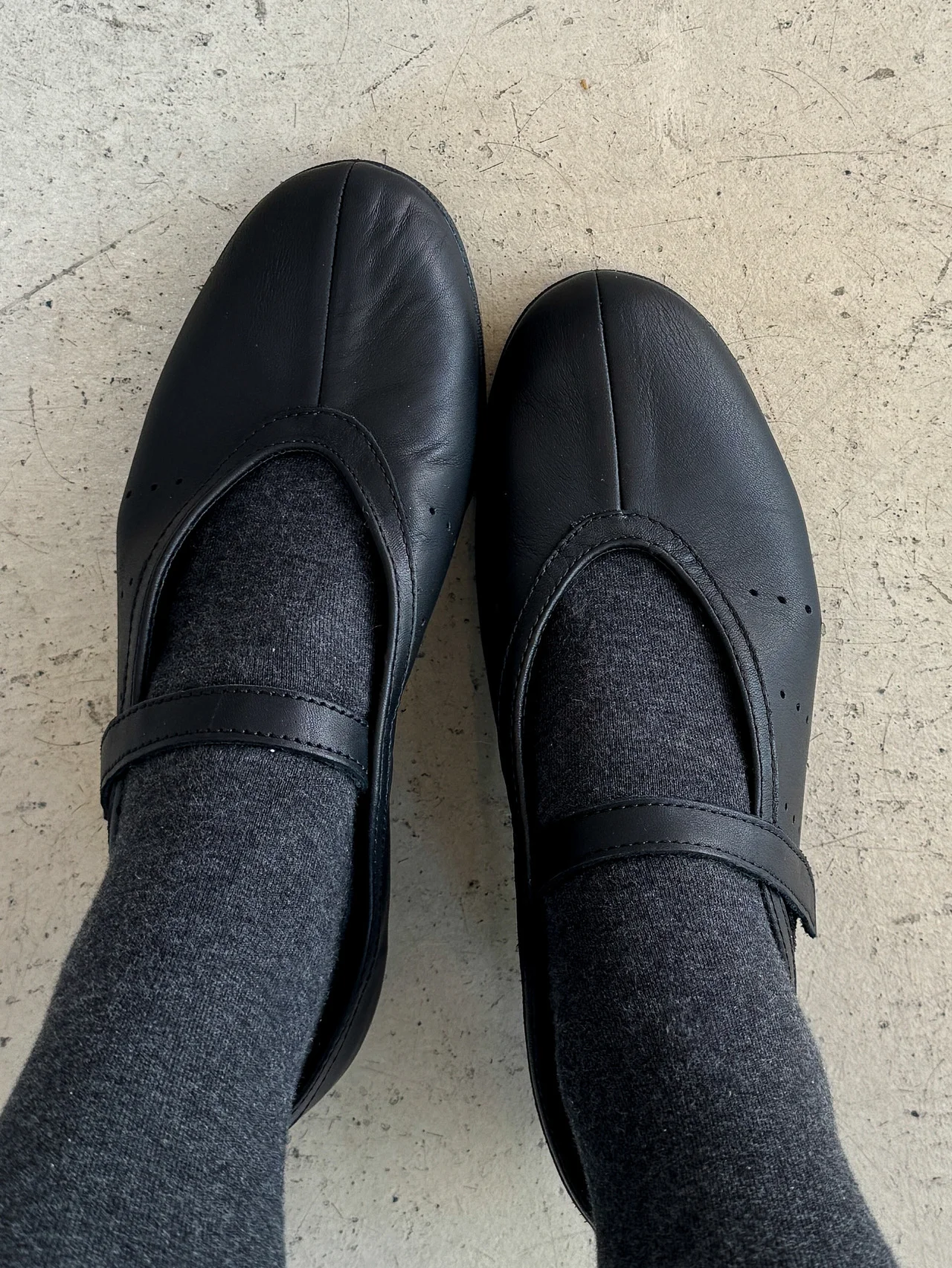 早々にベストバイの予感。【アディダス】でメリージェーンデビューしました！