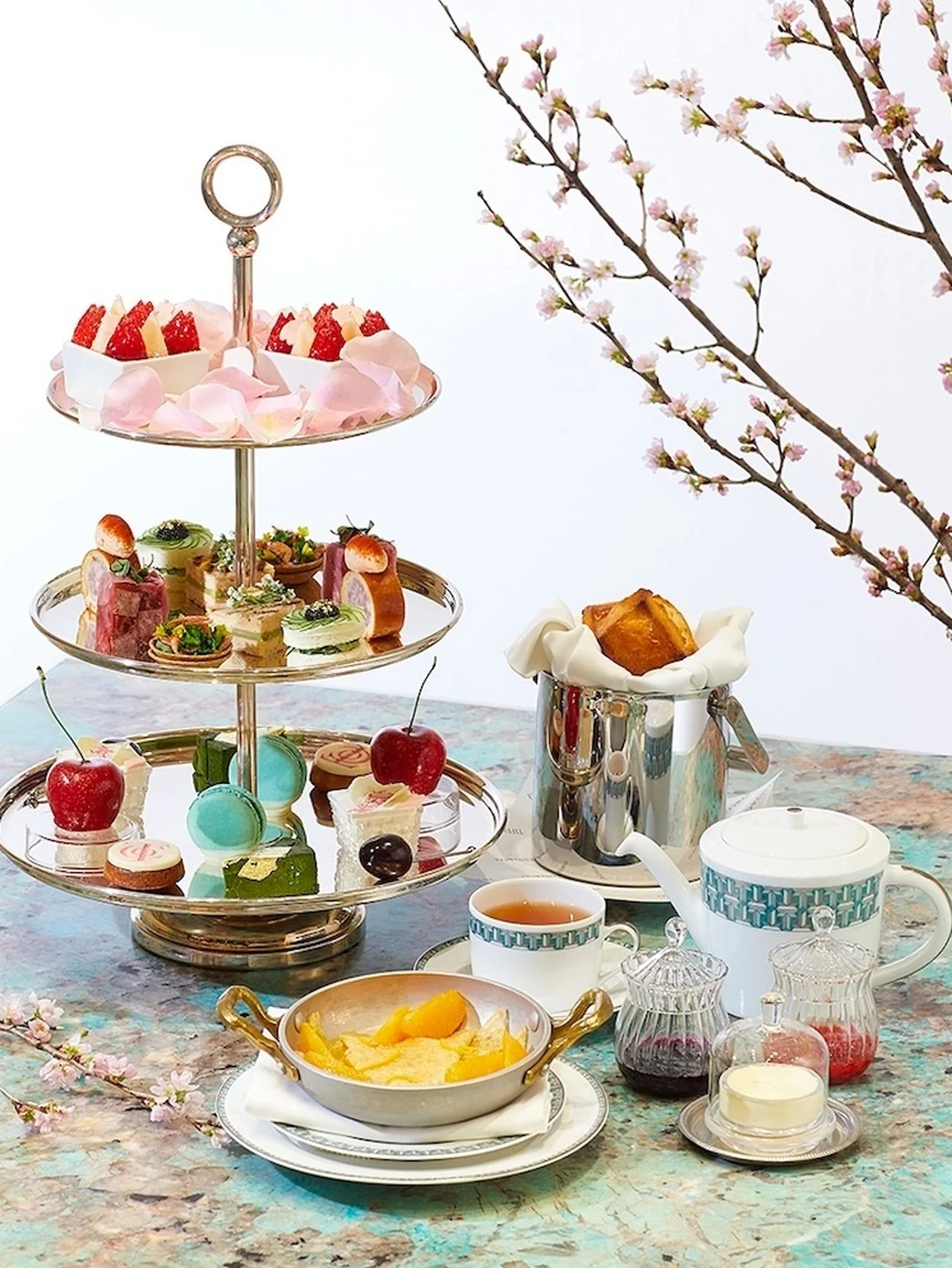 【ティファニー】春の訪れを芸術的に表現。「Blue Box Café by Natsuko Shoji」に春のアフタヌーンティーが登場