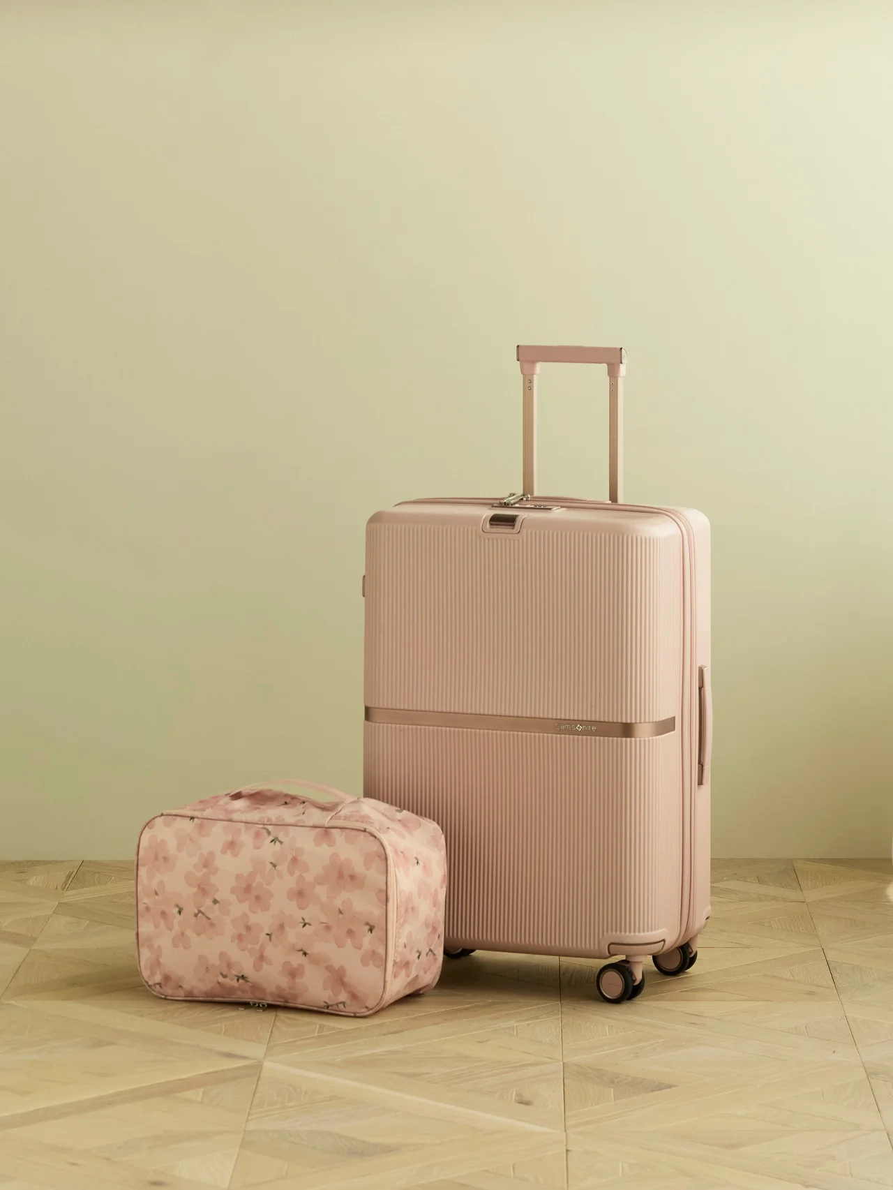 【サムソナイト】桜のプリントを施した限定モデルが登場！