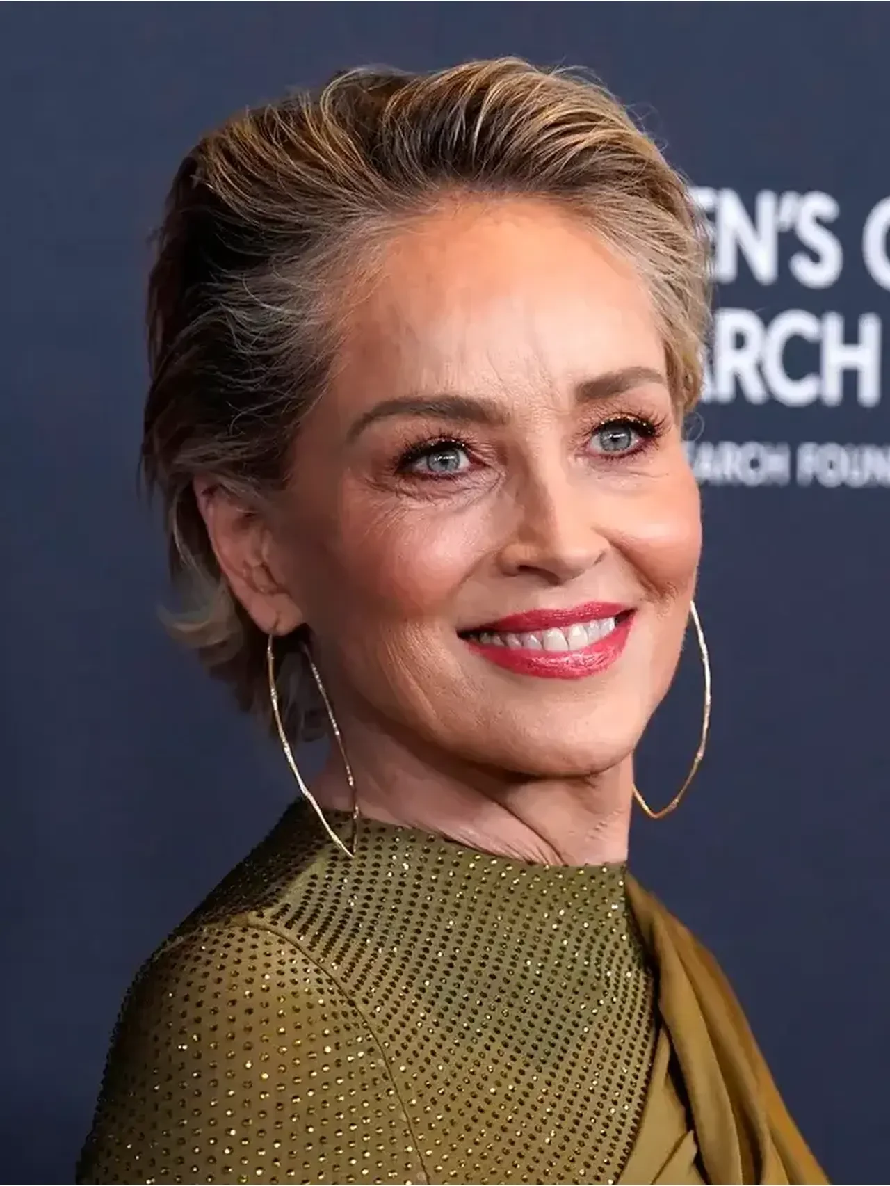 65歳のシャロン・ストーン、Tバックのビキニ姿を投稿！ 「ナチュラルで美しい」とセレブ仲間も絶賛