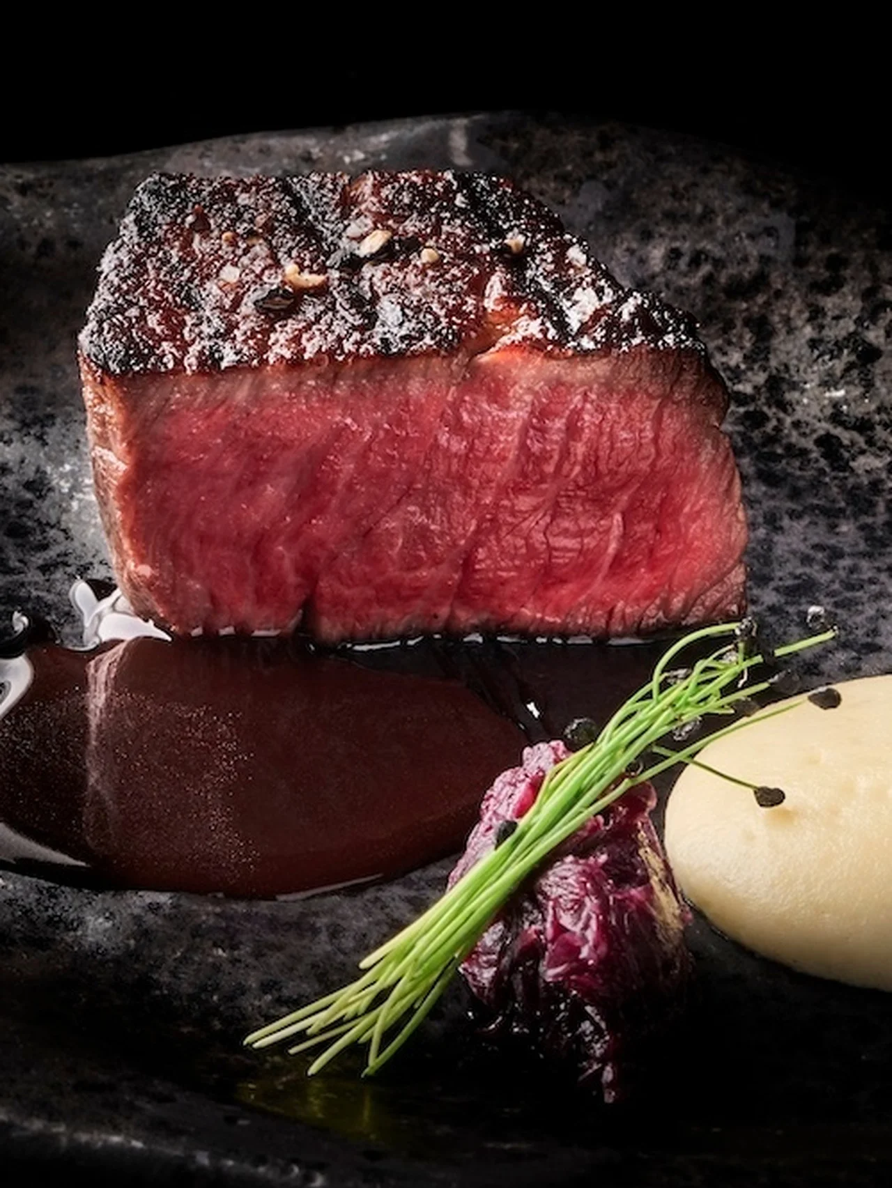 地上250mの絶景とともに、珠玉のクリスマスメニューを堪能。KEI Collection PARISにクリスマス特別コースが登場