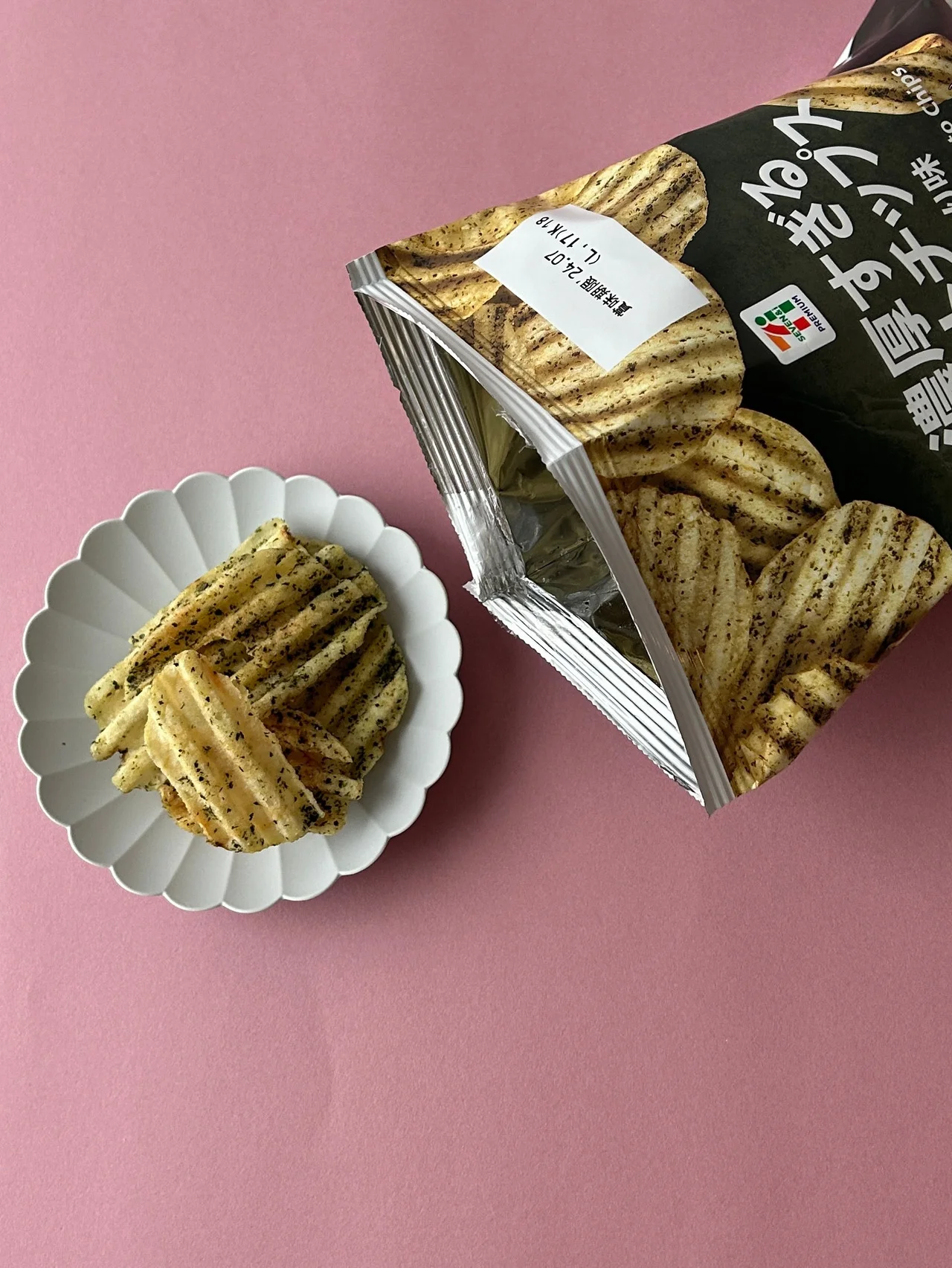 最高のおつまみポテチ！【セブン-イレブン】「濃厚すぎるポテトチップス韓国のり味」を偏愛しています  #深夜のこっそり話 #1888