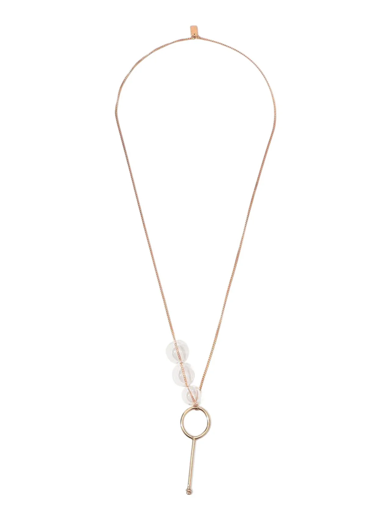 ニットの印象を変えるロングネックレスが決め手に。【レナード ビジュー】 vol.1240