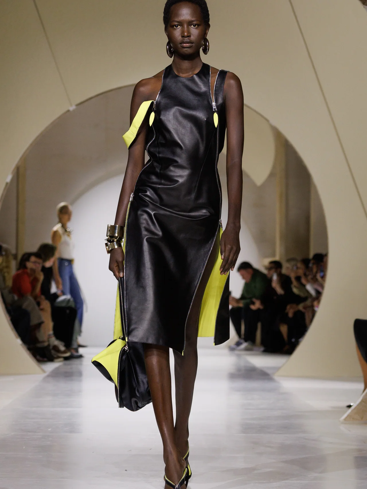 GIVENCHY