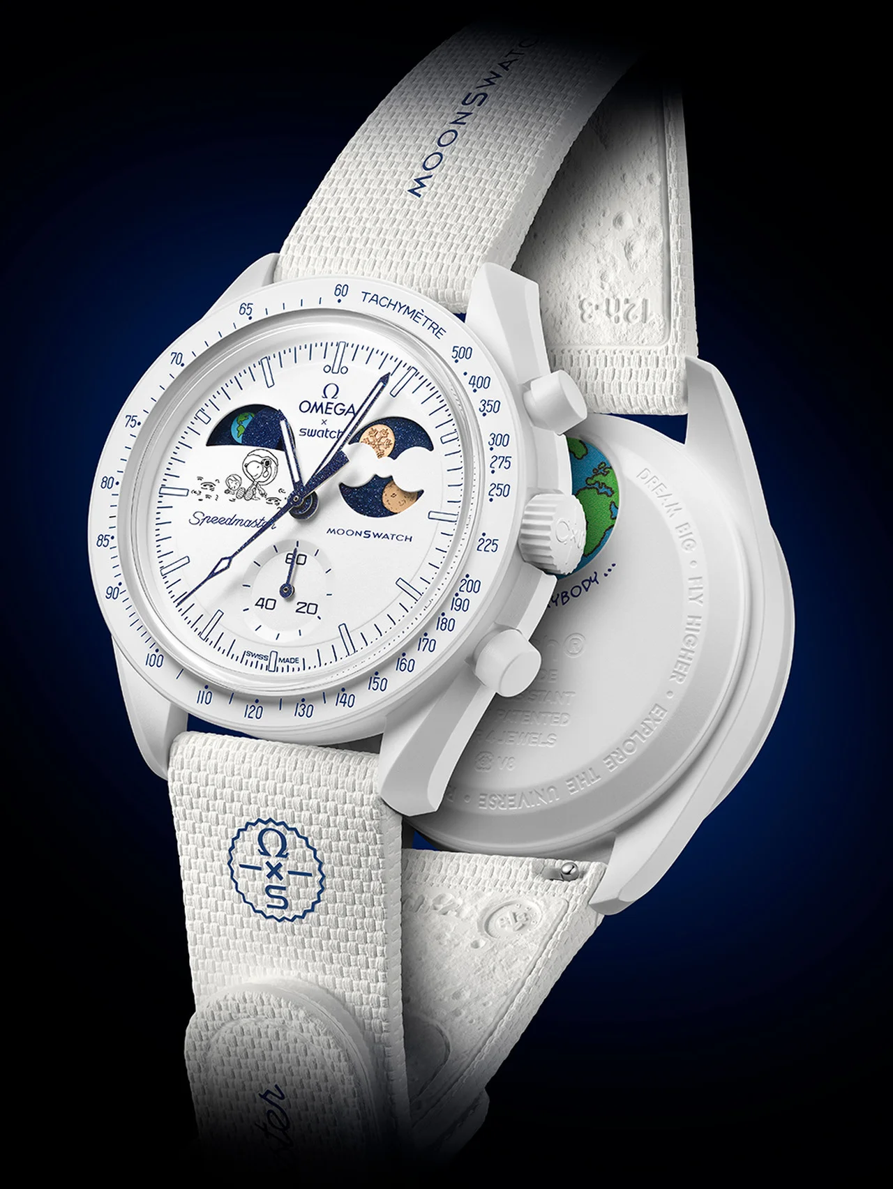 スヌーピーが雪を楽しむ！ 【オメガ】×【スウォッチ】の「ムーンスウォッチ」から、雪の結晶が覗く新作モデルが登場！