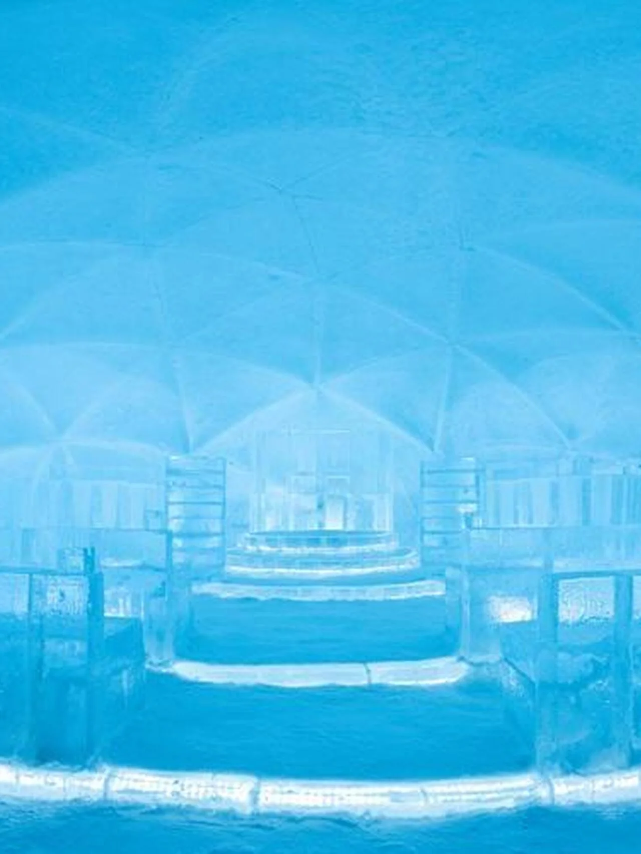 【星野リゾート　トマム】氷の教会が20周年記念でリニューアル！ 360度祝福に包まれるアイスドームが登場