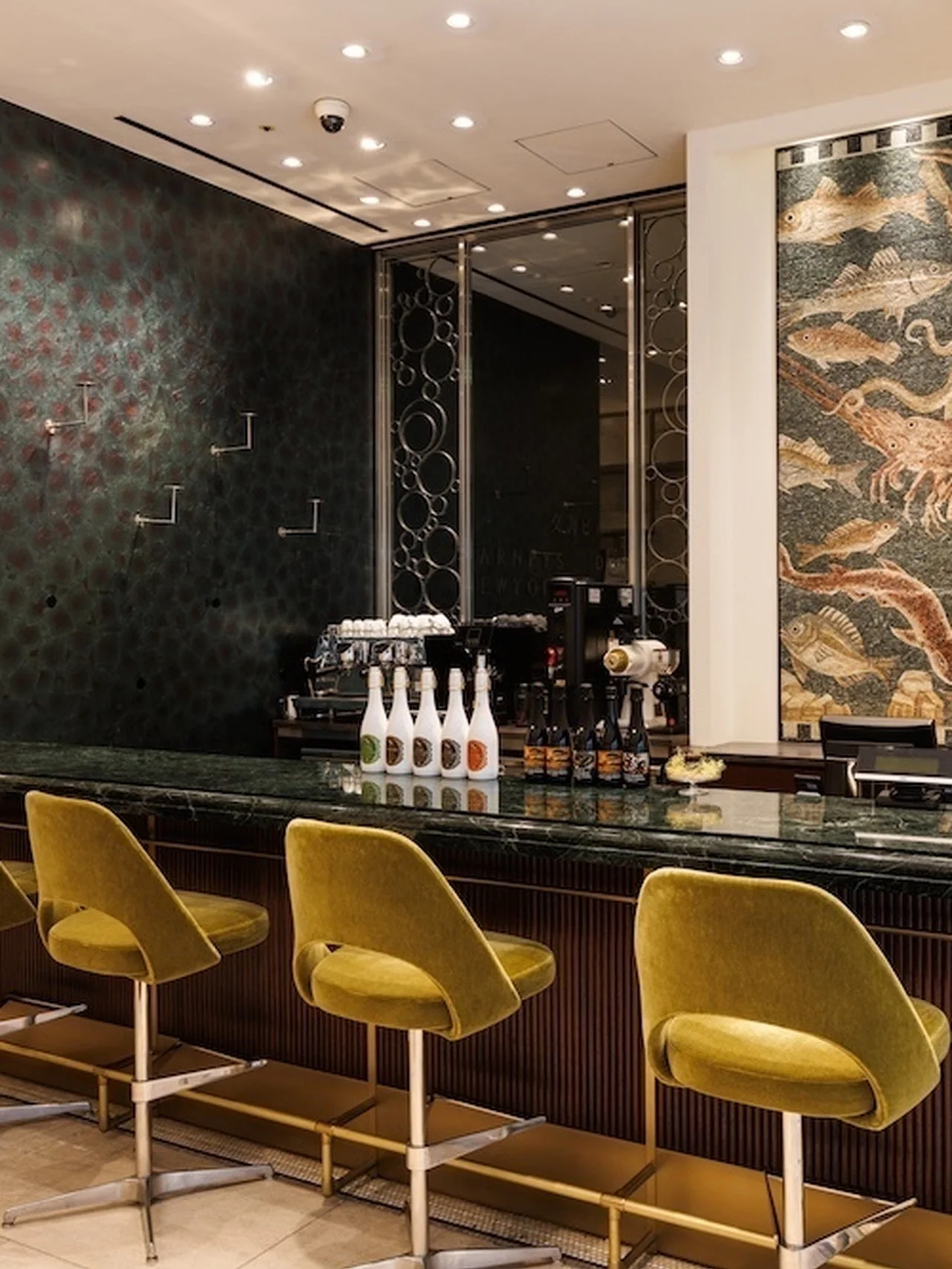 カフェ「BARNEYS CAFE BY CROWD ROASTER」も登場！ 【バーニーズ　ニューヨーク】銀座本店がリニューアルオープン