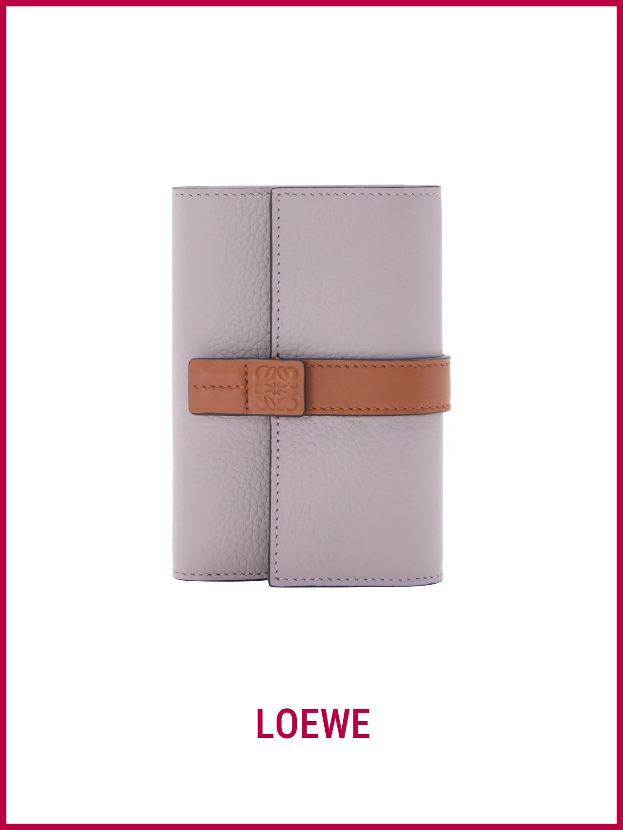 【ロエベ】の財布。パープルの配色が織りなす、余裕ある大人の手もと
