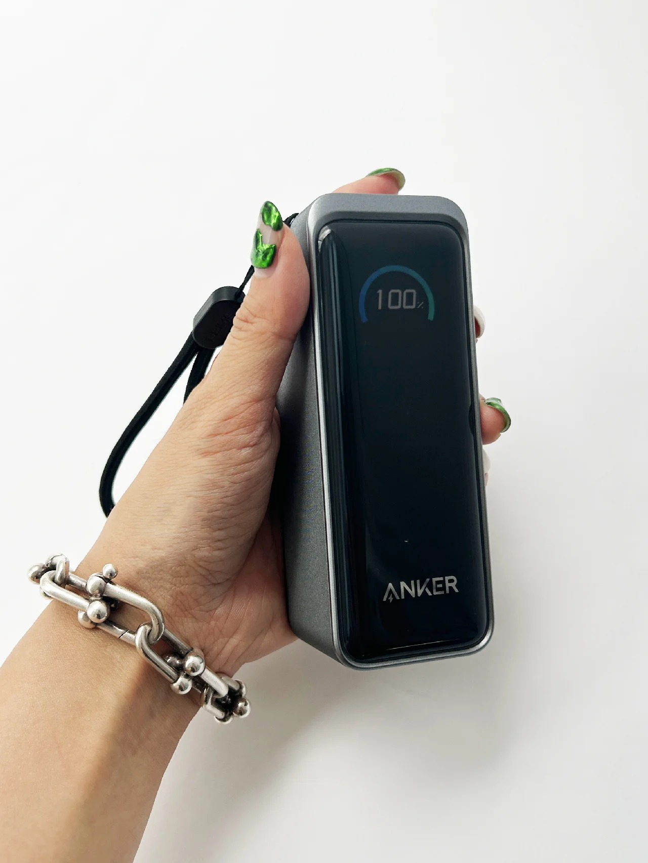 “充電ガチ勢”に朗報です！　【Anker（アンカー）】の新バッテリーが優秀すぎました