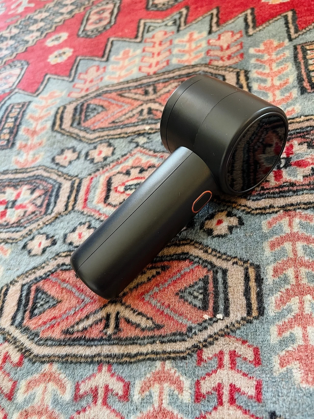 買って正解！ 【FrSaraの電動毛玉クリーナー】で年季の入ったカシミヤニットが蘇った話