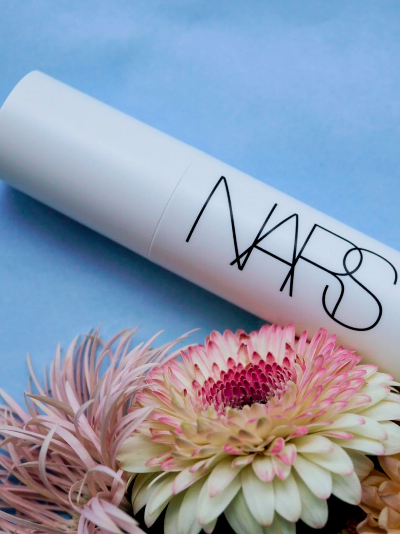 【NARS】けた外れの透明感、光の反射。「リフ粉」シリーズの下地がべらぼうに優秀だ