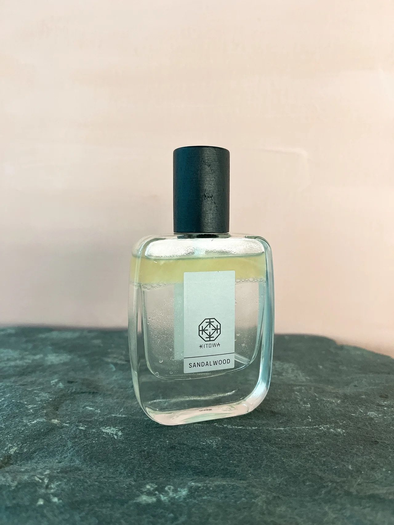 秋は【KITOWA】のサンダルウッドの香水の出番です #深夜のこっそり話 #2326