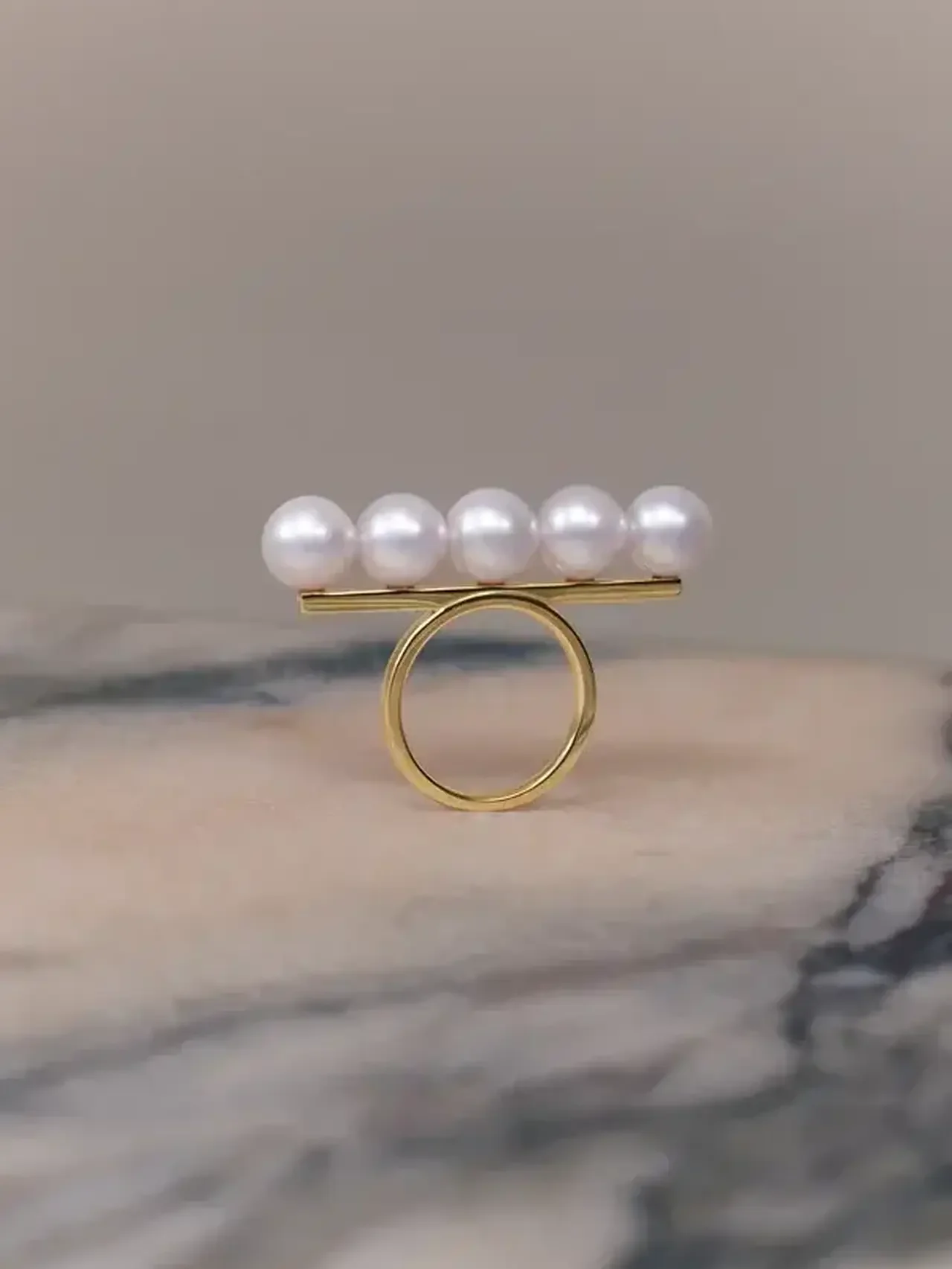 【TASAKI】の「バランス」、【レポシ】の「ベルベル」etc. グラフィカルな魅力あふれる名品ジュエリー3選