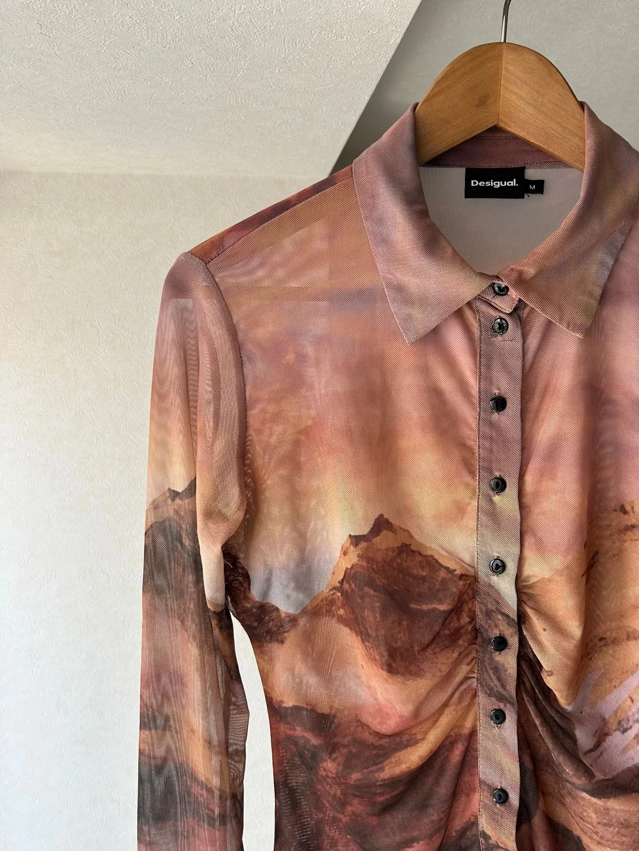 全方位褒められシャツは【desigual(デシグアル)】にあった！