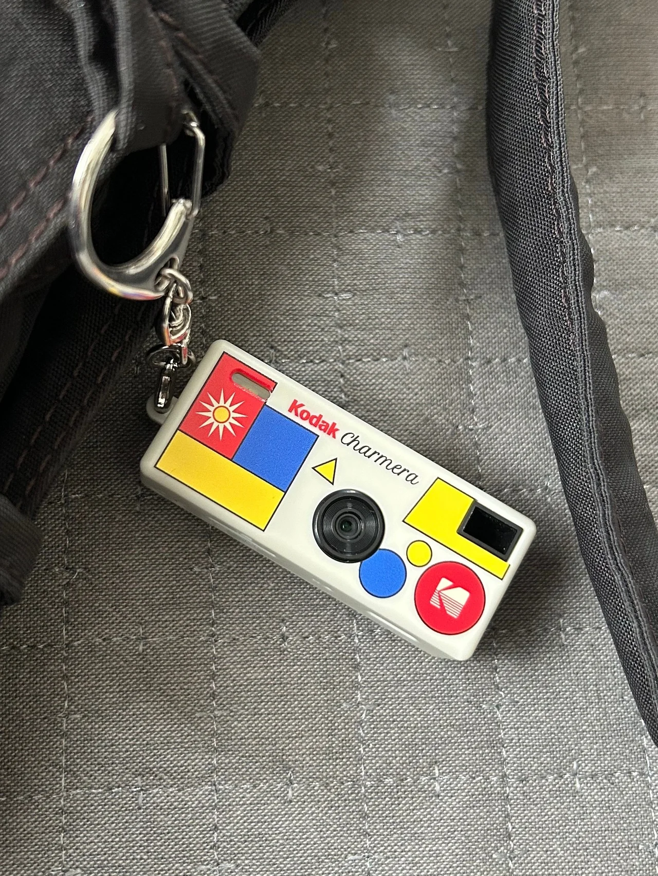 【KODAK（コダック）のCHARMERA】チャームかと思ったら写真も動画も撮れる⁉