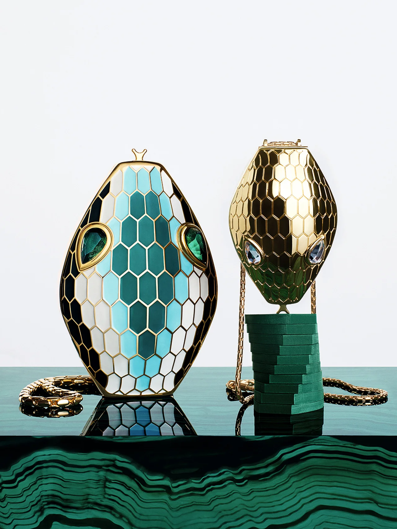 【ブルガリ】5つのアイコニックなジュエリーがバッグに！ 「ブルガリ アイコンズ ミノディエール」から新作が登場