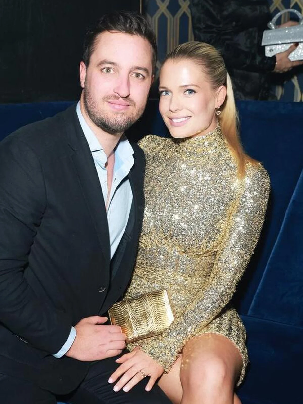 ダイアナ元妃の姪レディ・エリザ・スペンサーが婚約！ 互いにひざまずき合う、ユニークなプロポーズシーンを公開