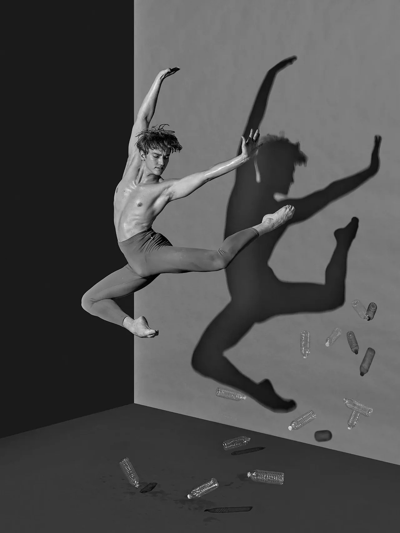 美しき実力派ダンサー、ジュリアン・マッケイが客演！ 環境問題にフォーカスしたバレエ作品「プラスチック」が上演