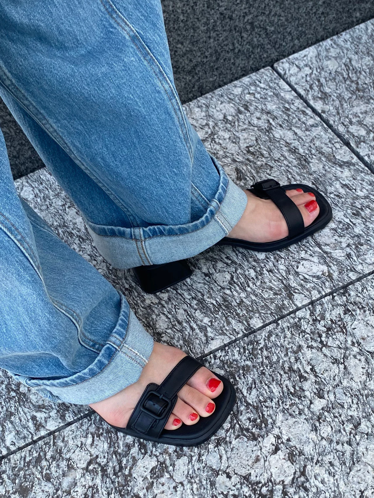 【カンペール】5cmヒールの安定感バッチリサンダルで、夏もレディに。#深夜のこっそり話 #2255