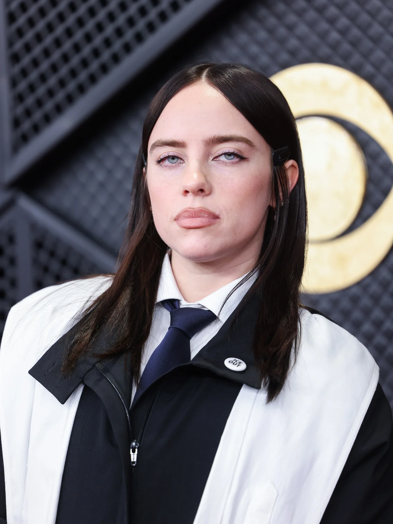 ビリー・アイリッシュが映画俳優デビューか！ 不朽の名作の映画化作品の主人公を演じる見込みと報じられ、話題沸騰！