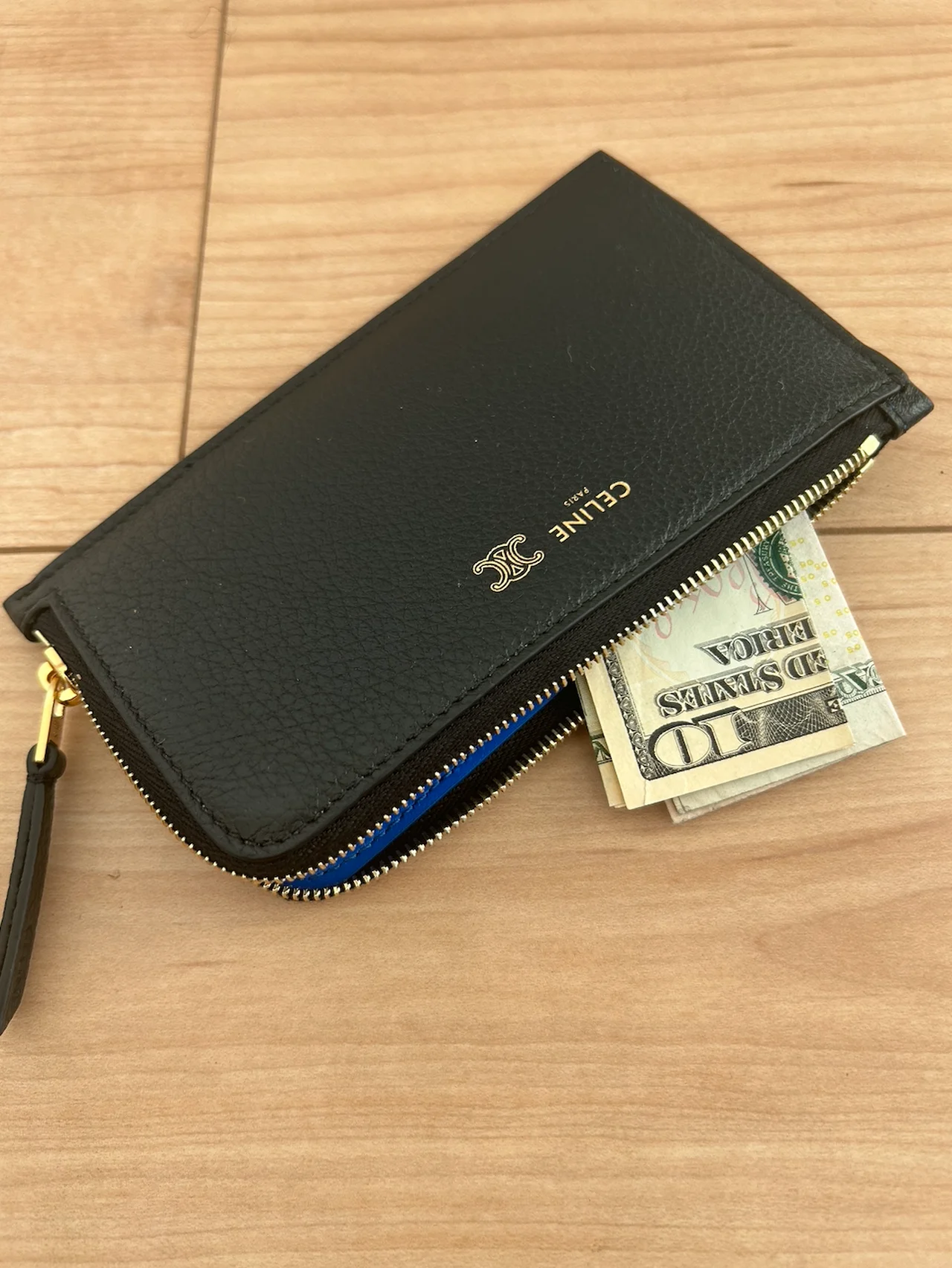 【セリーヌ】のフラグメントケースを2026年初買い！ 財布の中身の断捨離で気分もすっきり