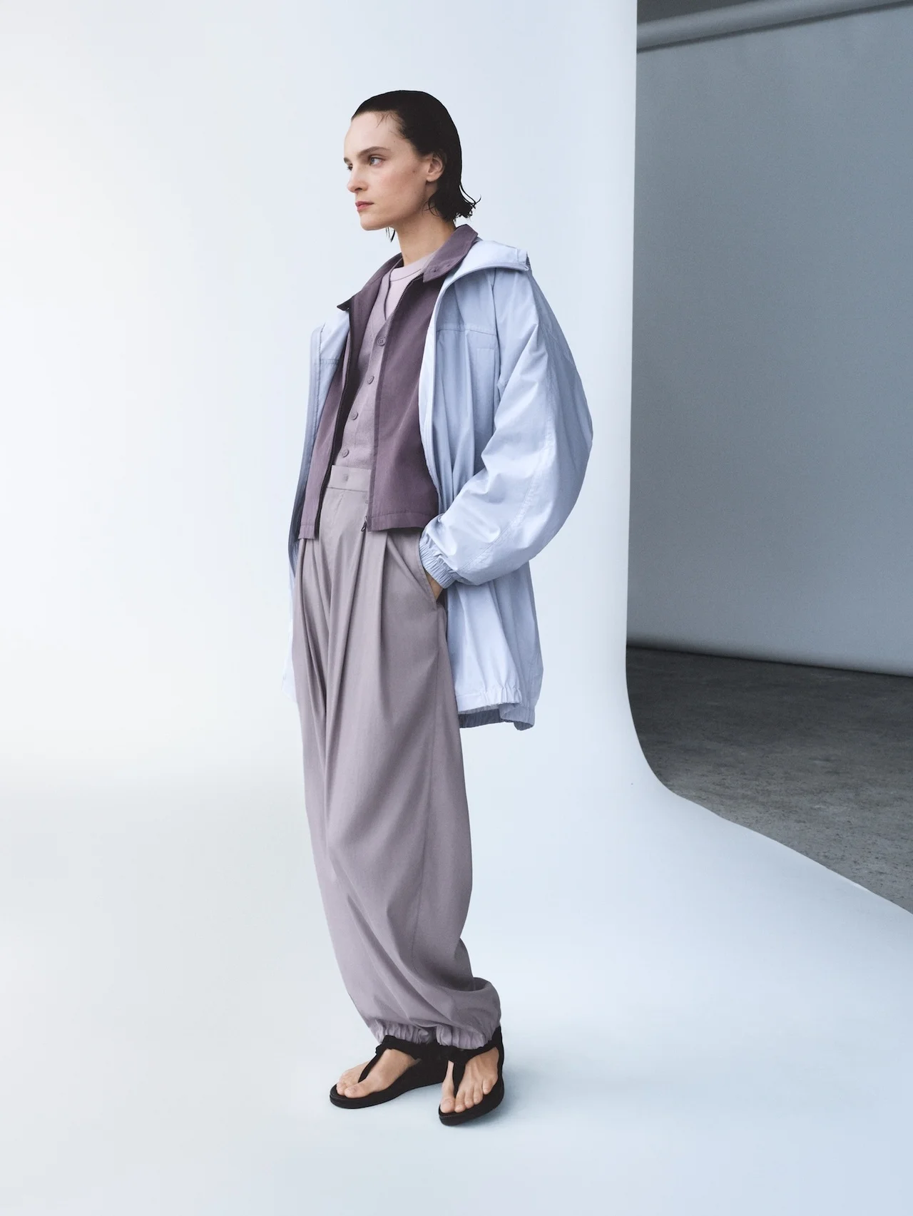 【ユニクロ ユー】2026年春夏コレクション、注目のアイテムは？ 洗練された装いを叶える軽やかなカラーパレットが魅力〈全アイテム掲載〉