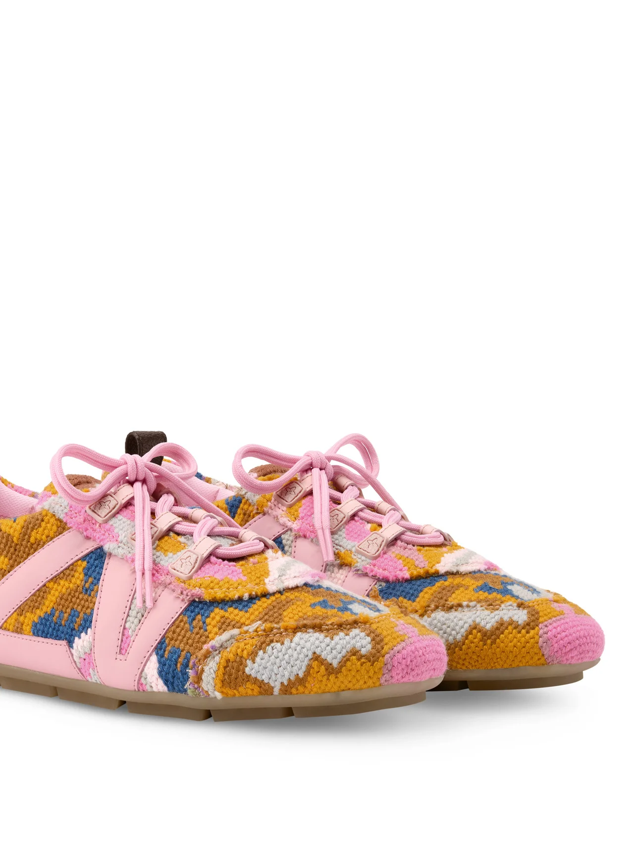 【ルイ・ヴィトン】「LV スニーカリーナ」の新作スニーカーが登場！ タペストリーや編み込みレザーが目を引くデザイン