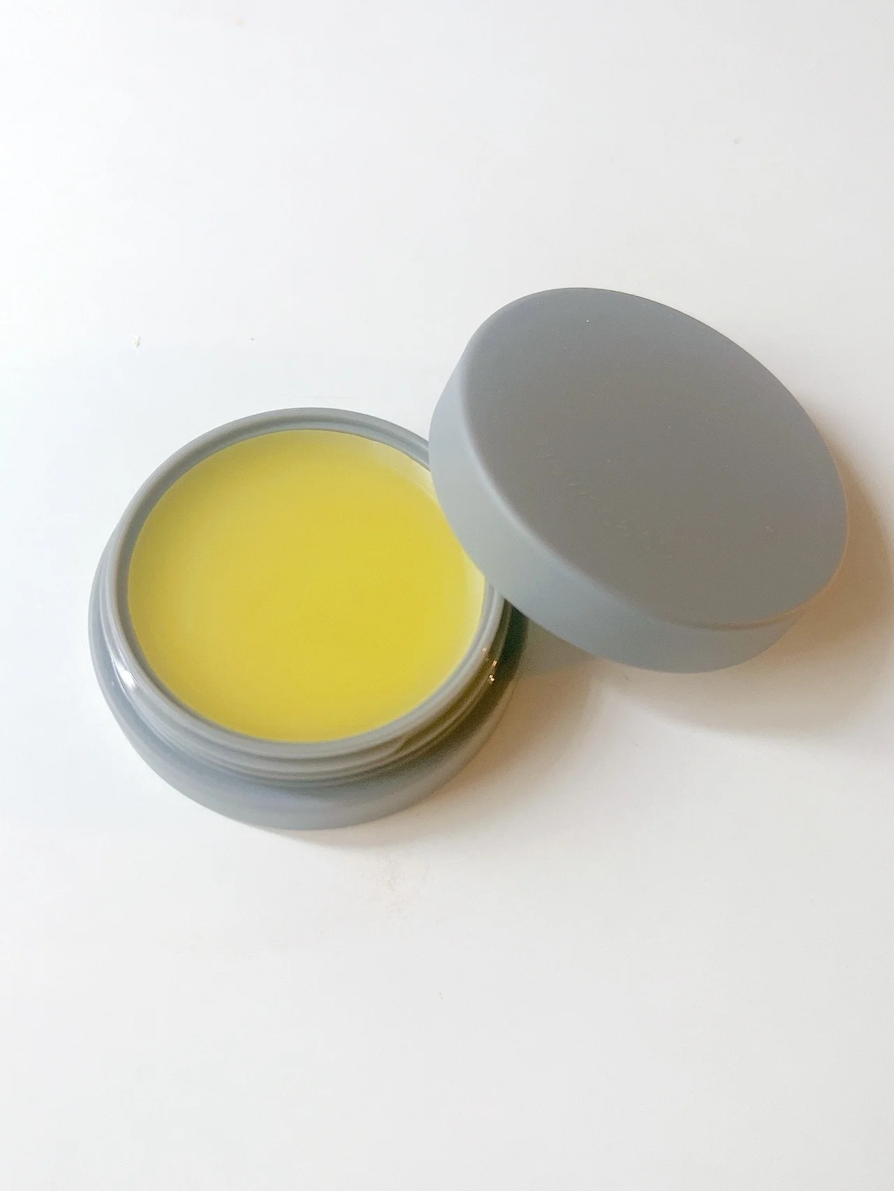 花粉の季節、ガサガサ鼻の救世主は【ニュースケープ】のバームです！